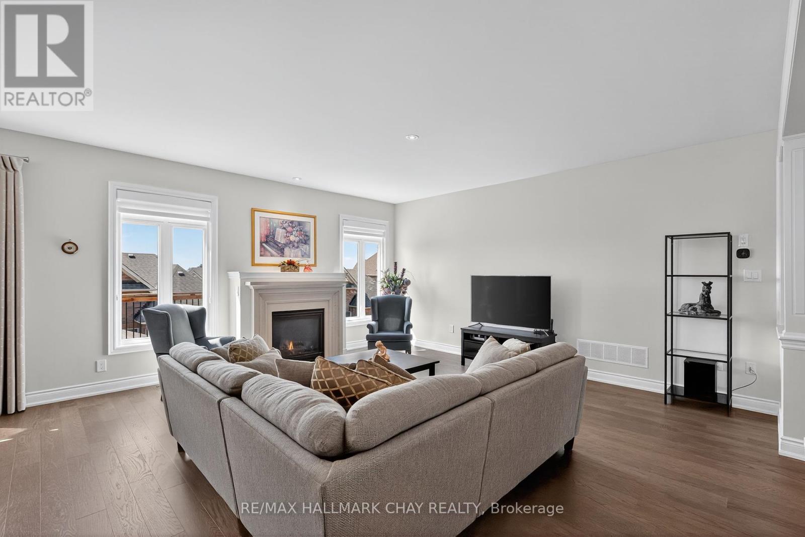 47 Victoria Street E, Innisfil, Ontario  L0L 1L0 - Photo 17 - N12400143