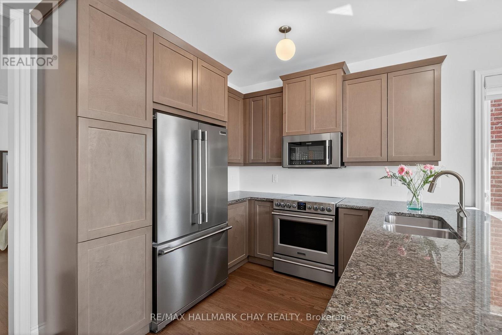 47 Victoria Street E, Innisfil, Ontario  L0L 1L0 - Photo 21 - N12400143