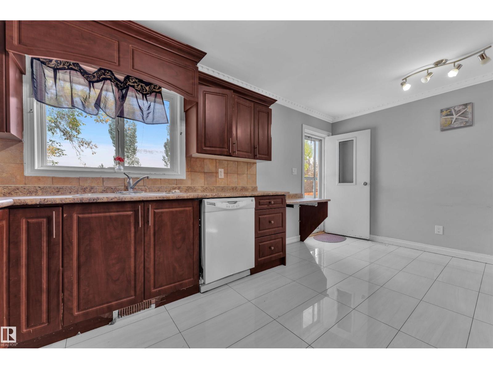 3516 19 Av Nw, Edmonton, Alberta  T6L 2Z9 - Photo 18 - E4457490