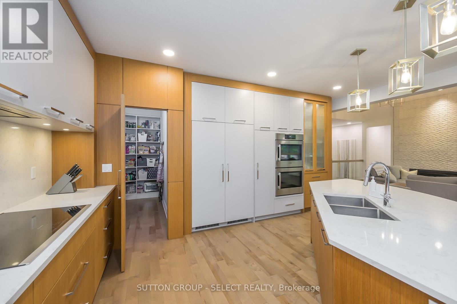 346 Bradwell Chase, London North, Ontario  N6G 0P7 - Photo 6 - X12397058