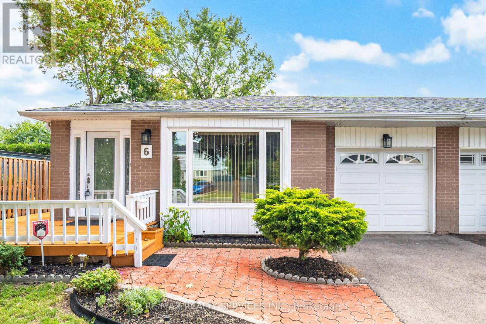 6 Glenmore Crescent, Brampton, Ontario  L6S 1H8 - Photo 1 - W12400117