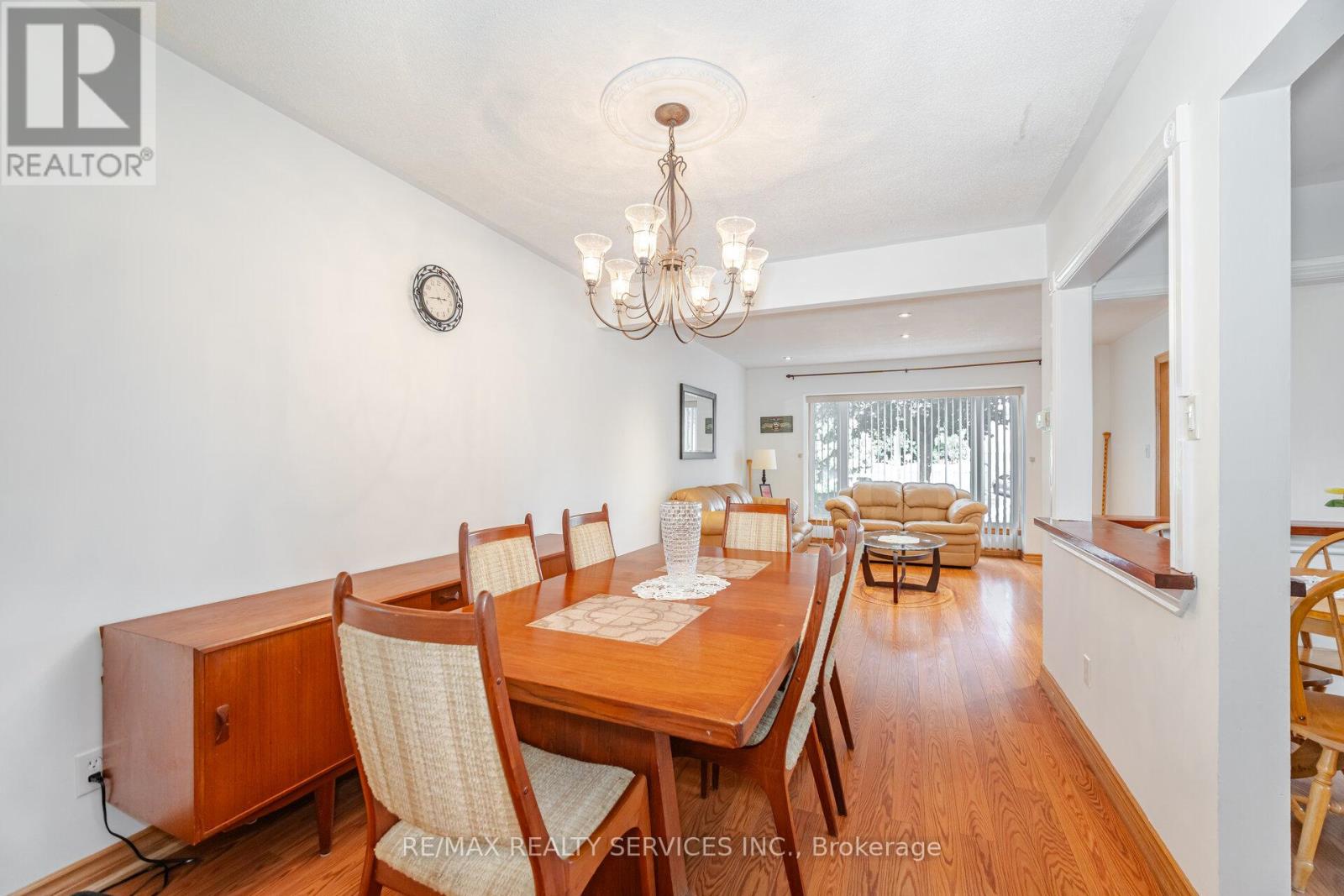 6 Glenmore Crescent, Brampton, Ontario  L6S 1H8 - Photo 12 - W12400117