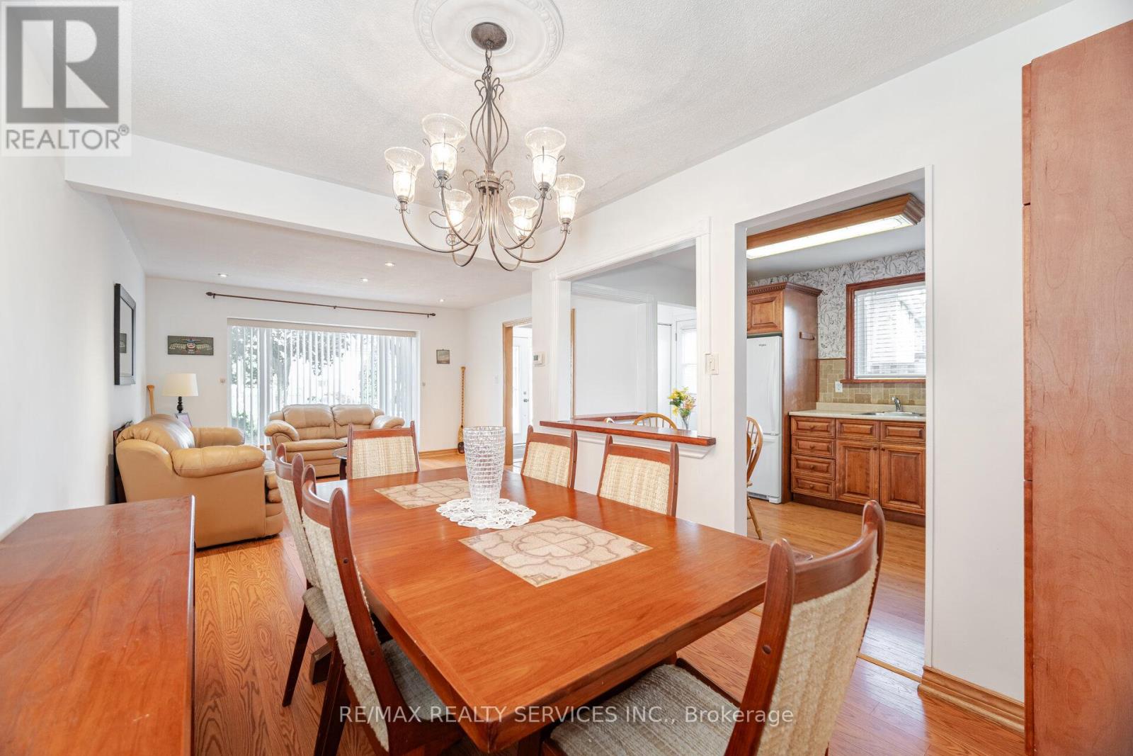 6 Glenmore Crescent, Brampton, Ontario  L6S 1H8 - Photo 13 - W12400117