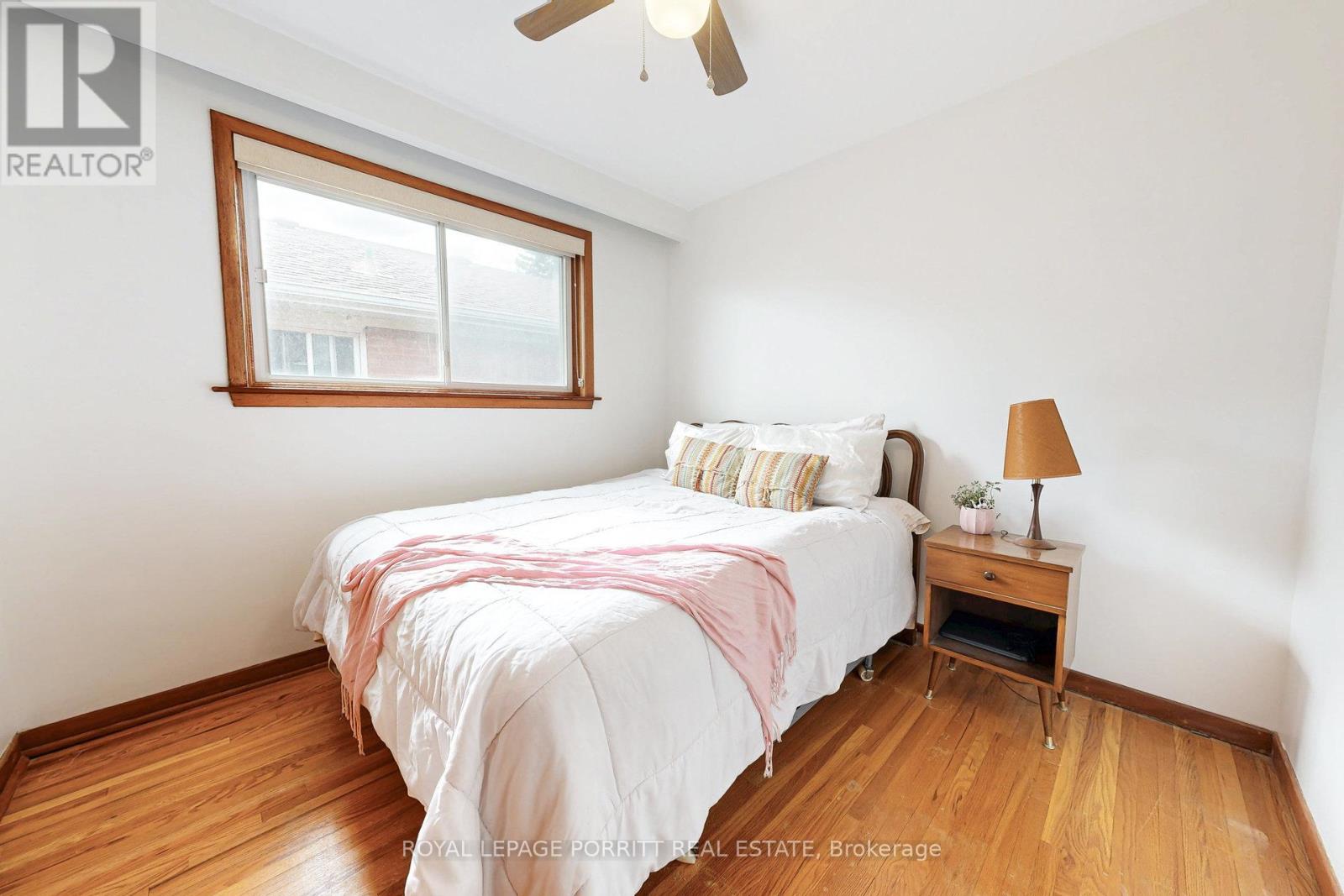 26 Richland Crescent, Toronto (Eringate-Centennial-West Deane), Ontario  M9C 4C2 - Photo 16 - W12400119