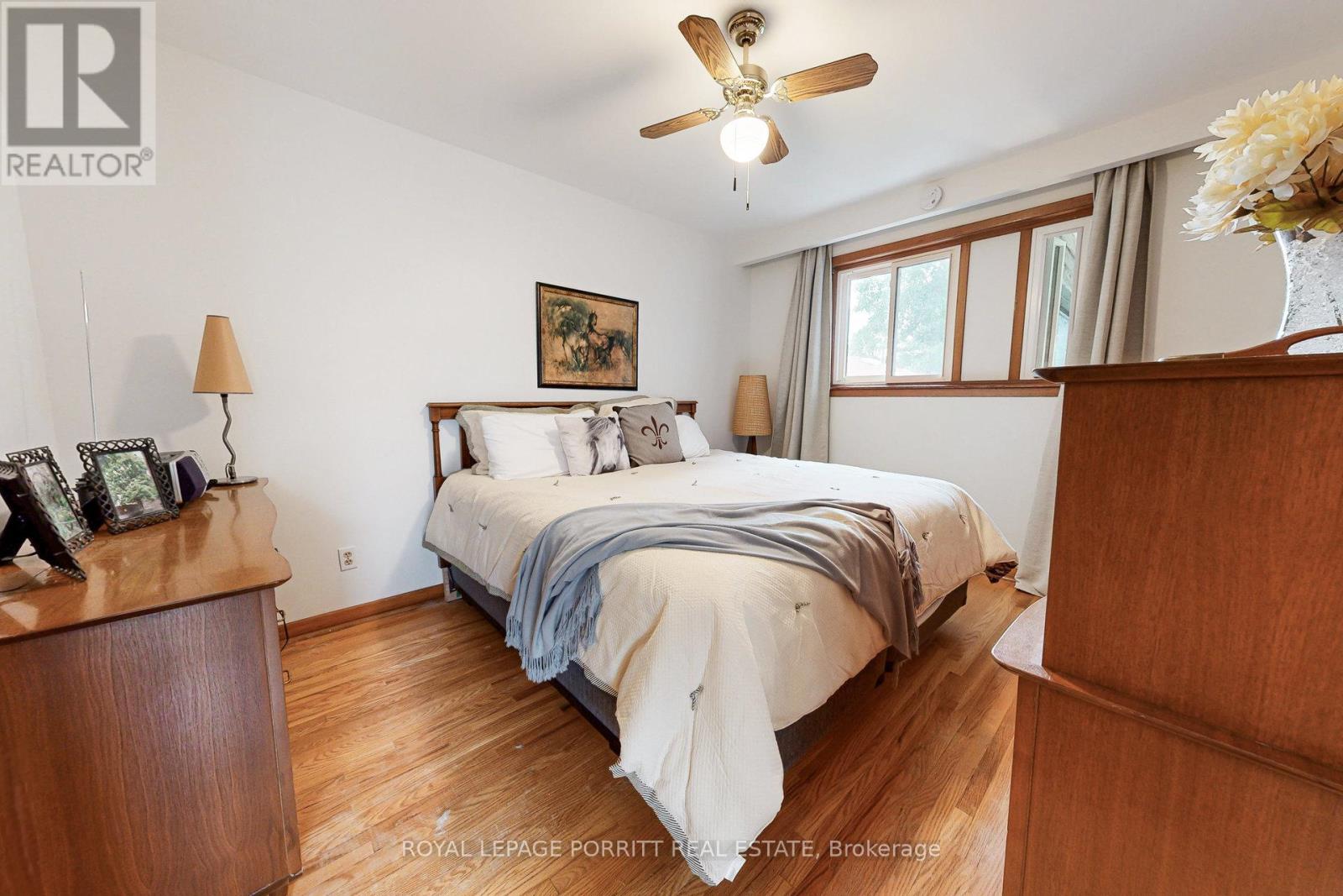 26 Richland Crescent, Toronto (Eringate-Centennial-West Deane), Ontario  M9C 4C2 - Photo 18 - W12400119