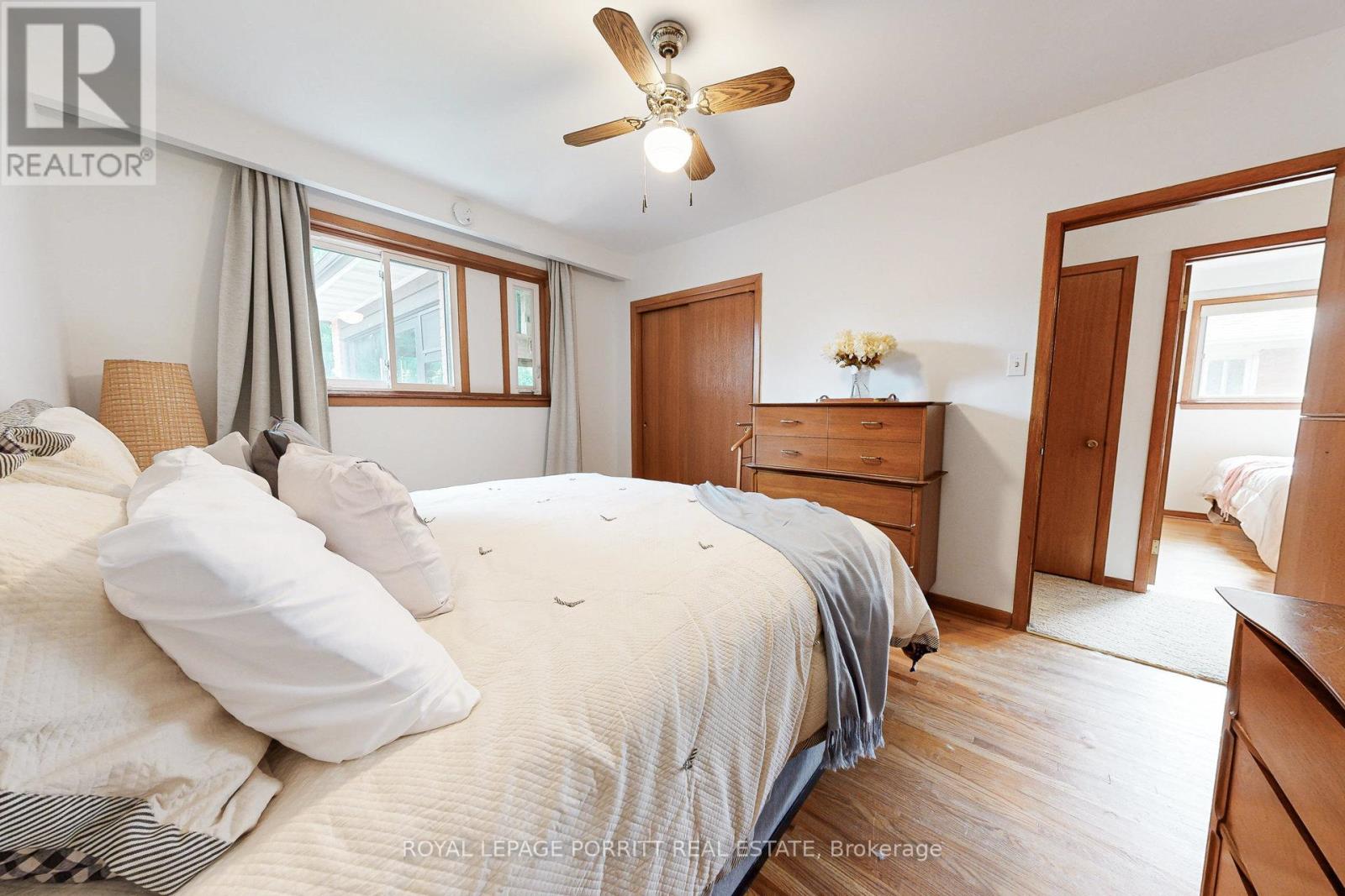 26 Richland Crescent, Toronto (Eringate-Centennial-West Deane), Ontario  M9C 4C2 - Photo 19 - W12400119