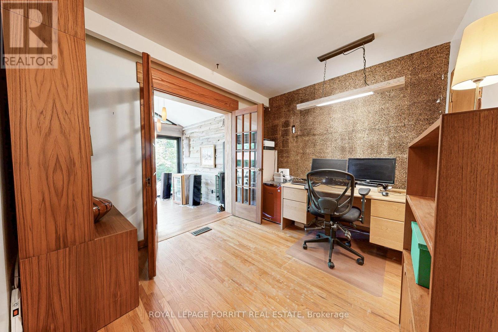 26 Richland Crescent, Toronto (Eringate-Centennial-West Deane), Ontario  M9C 4C2 - Photo 20 - W12400119