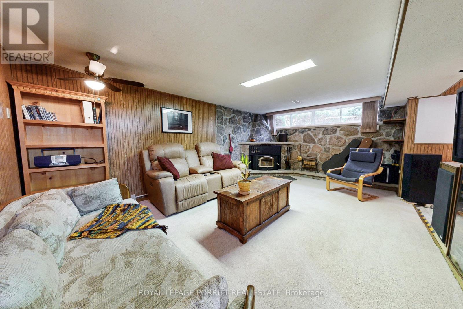 26 Richland Crescent, Toronto (Eringate-Centennial-West Deane), Ontario  M9C 4C2 - Photo 25 - W12400119