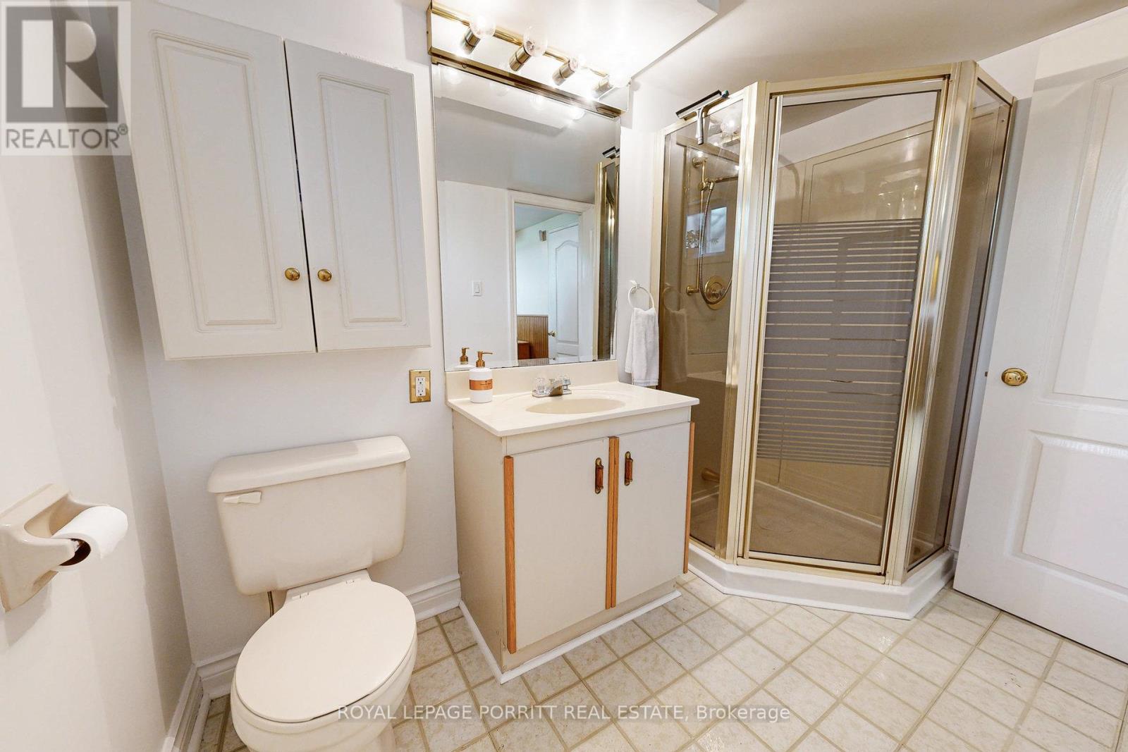 26 Richland Crescent, Toronto (Eringate-Centennial-West Deane), Ontario  M9C 4C2 - Photo 30 - W12400119