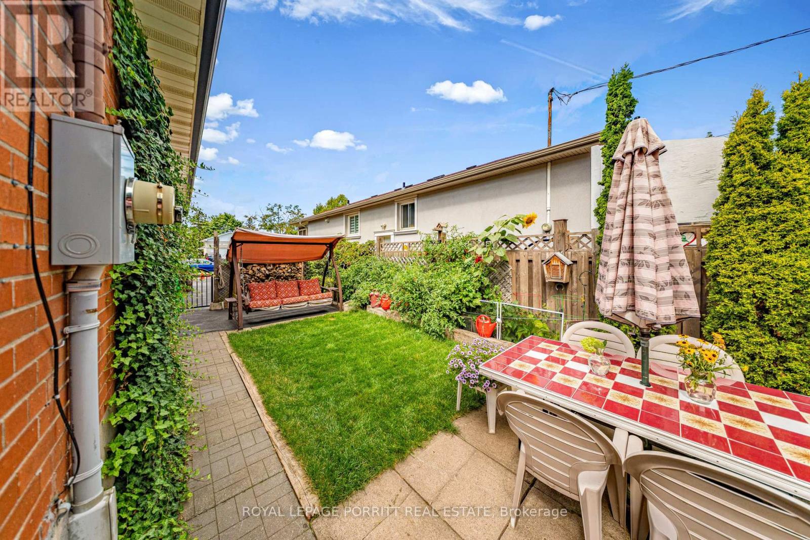 26 Richland Crescent, Toronto (Eringate-Centennial-West Deane), Ontario  M9C 4C2 - Photo 32 - W12400119
