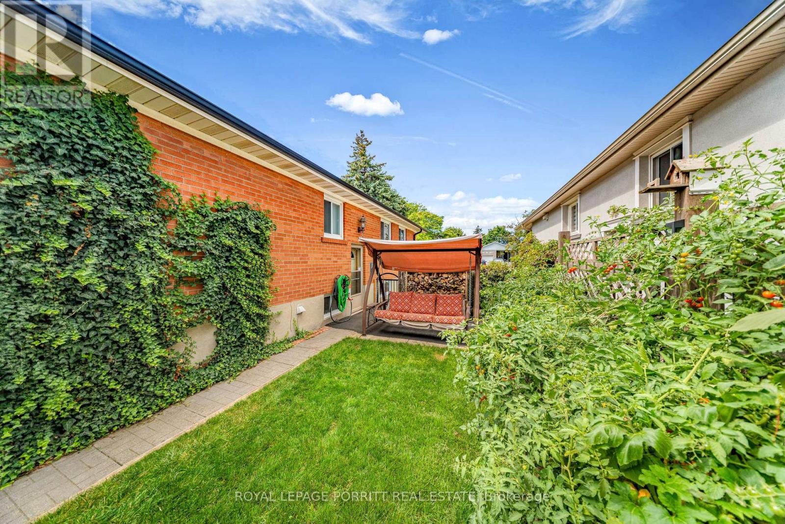 26 Richland Crescent, Toronto (Eringate-Centennial-West Deane), Ontario  M9C 4C2 - Photo 33 - W12400119