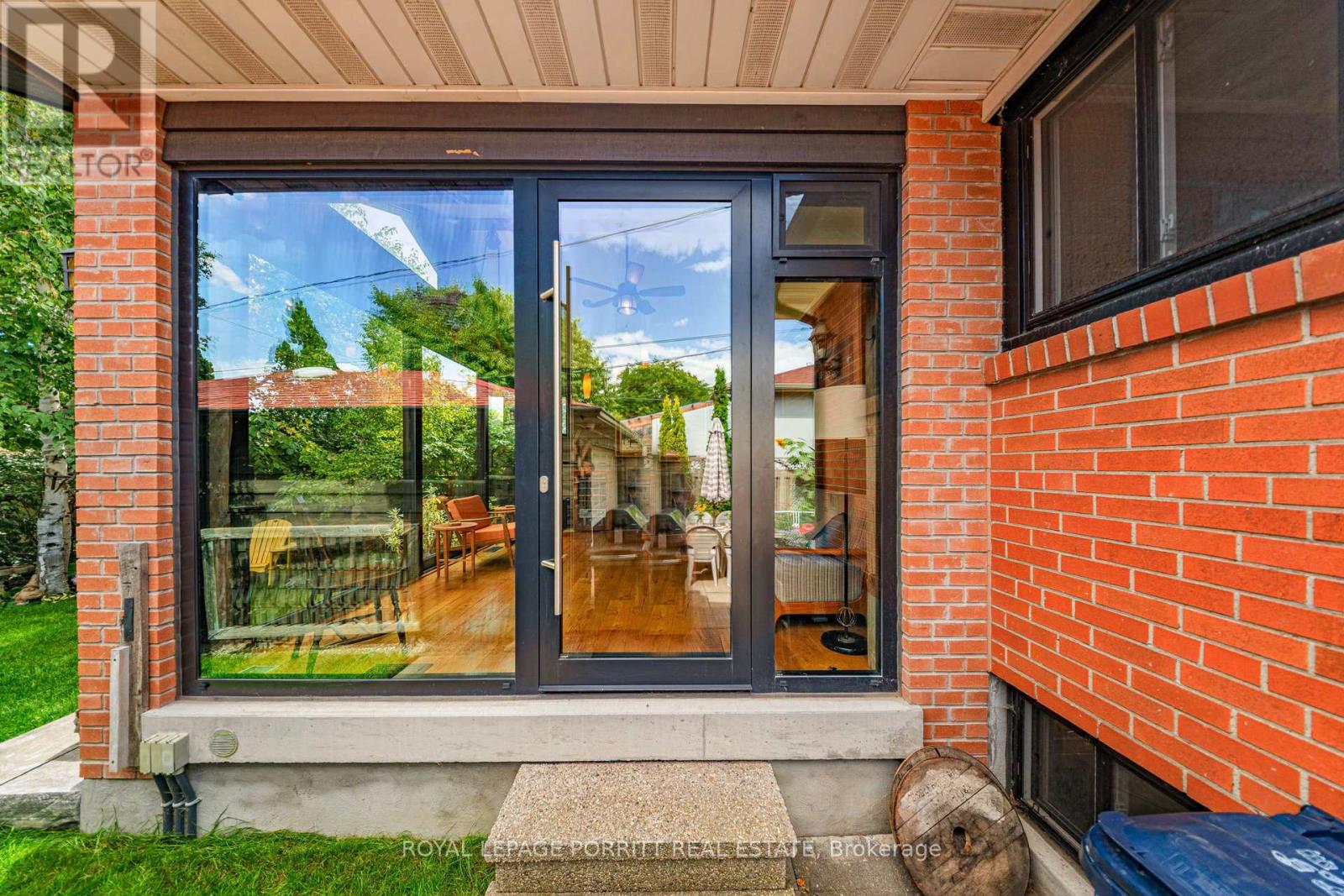 26 Richland Crescent, Toronto (Eringate-Centennial-West Deane), Ontario  M9C 4C2 - Photo 36 - W12400119