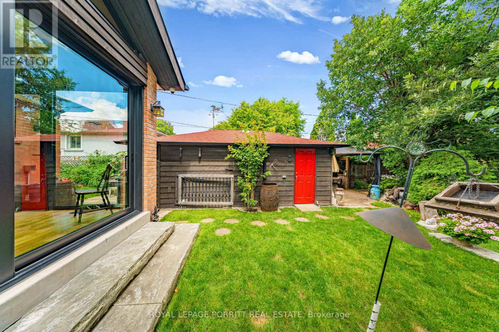 26 Richland Crescent, Toronto (Eringate-Centennial-West Deane), Ontario  M9C 4C2 - Photo 38 - W12400119