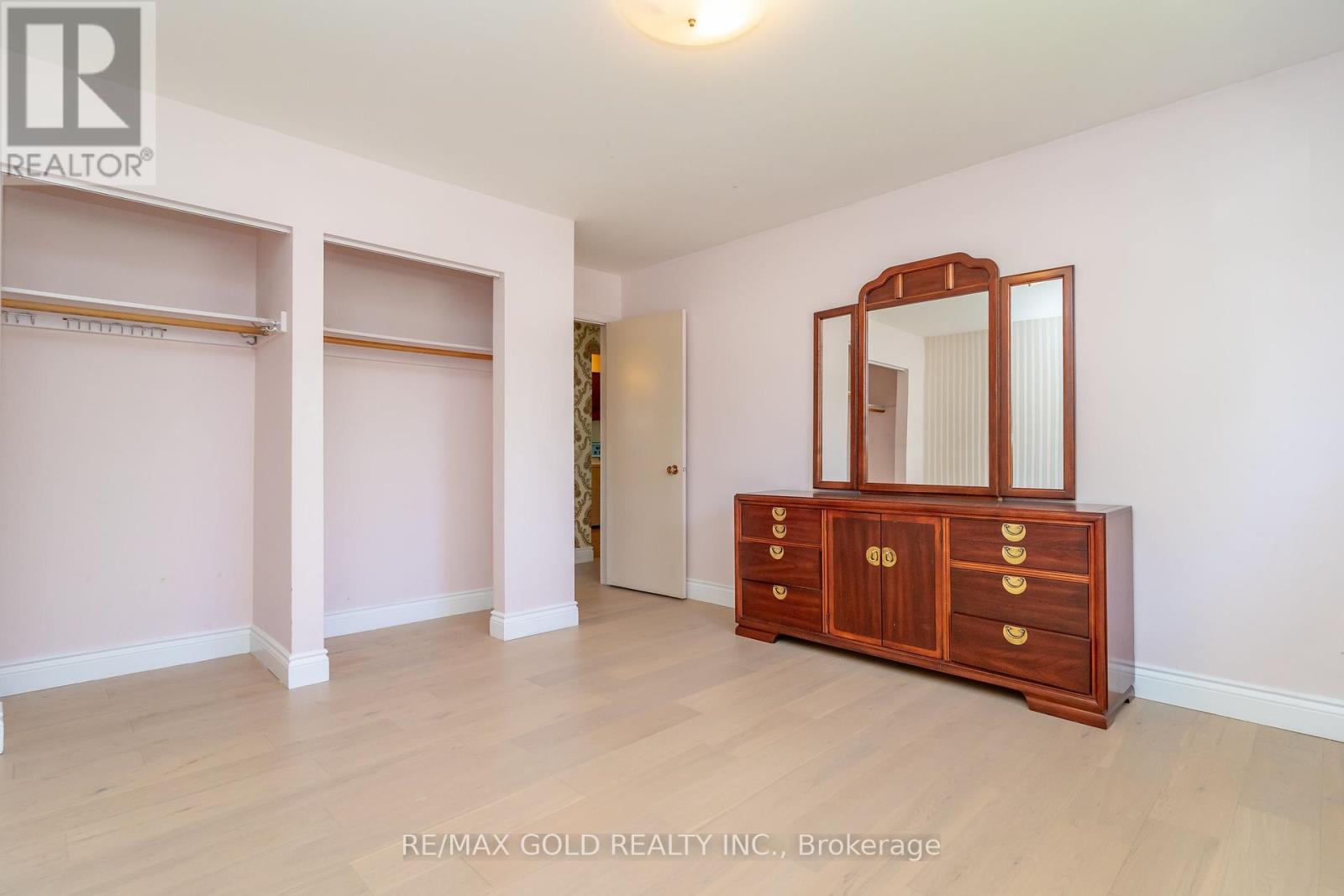 20 Dunster Crescent, Brampton, Ontario  L6T 3J7 - Photo 19 - W12400120