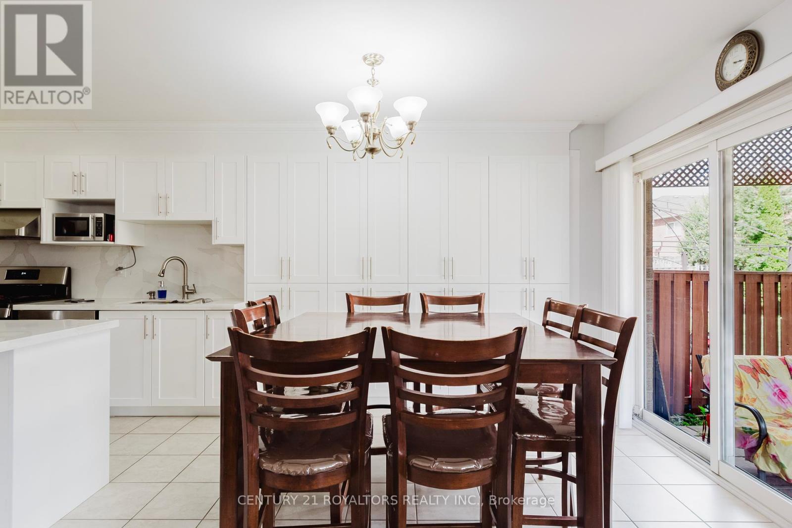 19 Oxtail Lane, Brampton, Ontario  L6X 5E2 - Photo 12 - W12400126