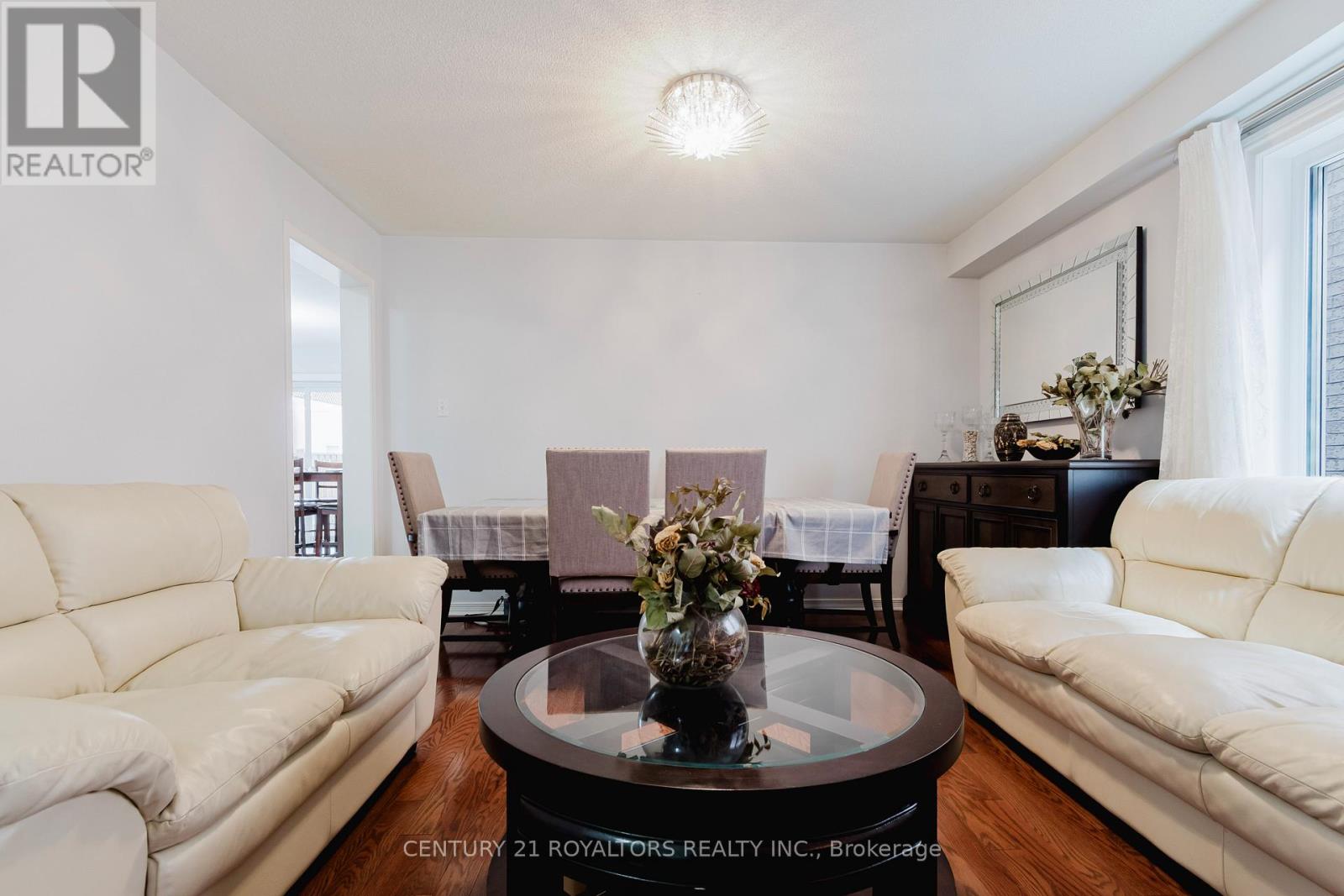 19 Oxtail Lane, Brampton, Ontario  L6X 5E2 - Photo 8 - W12400126
