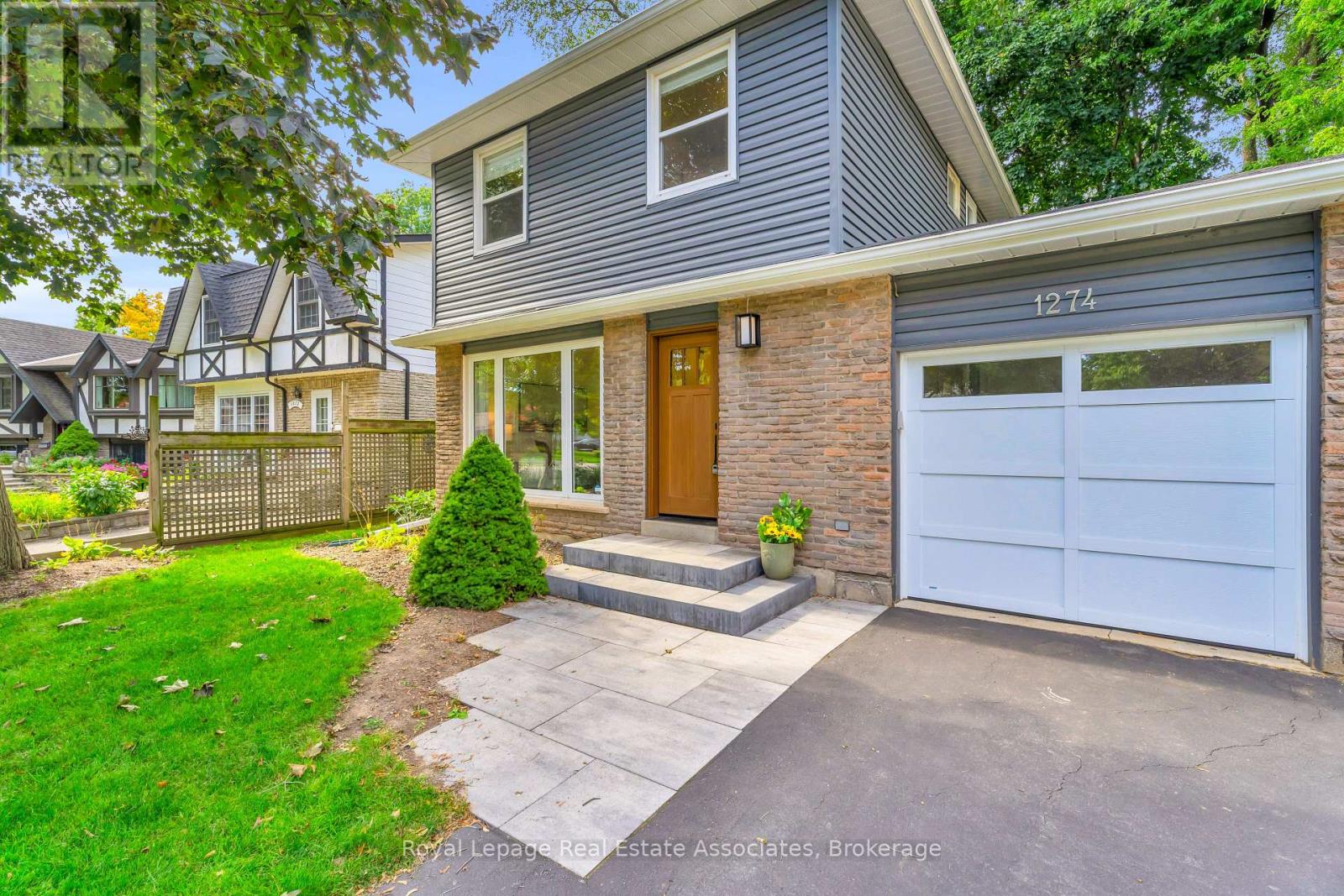 1274 Richards Crescent, Oakville, Ontario  L6H 1R6 - Photo 3 - W12400138