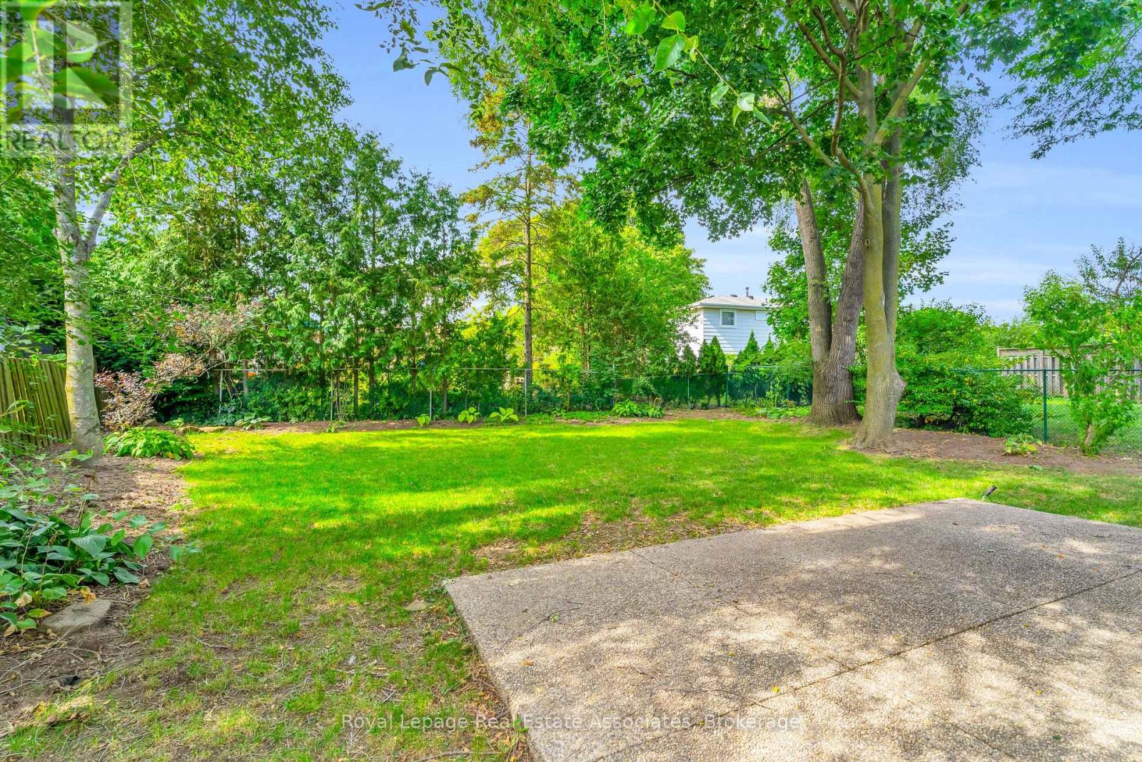 1274 Richards Crescent, Oakville, Ontario  L6H 1R6 - Photo 32 - W12400138