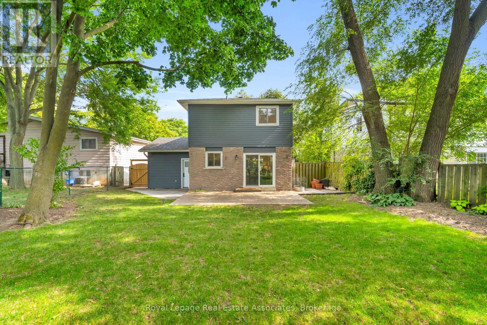1274 Richards Crescent, Oakville, Ontario  L6H 1R6 - Photo 34 - W12400138