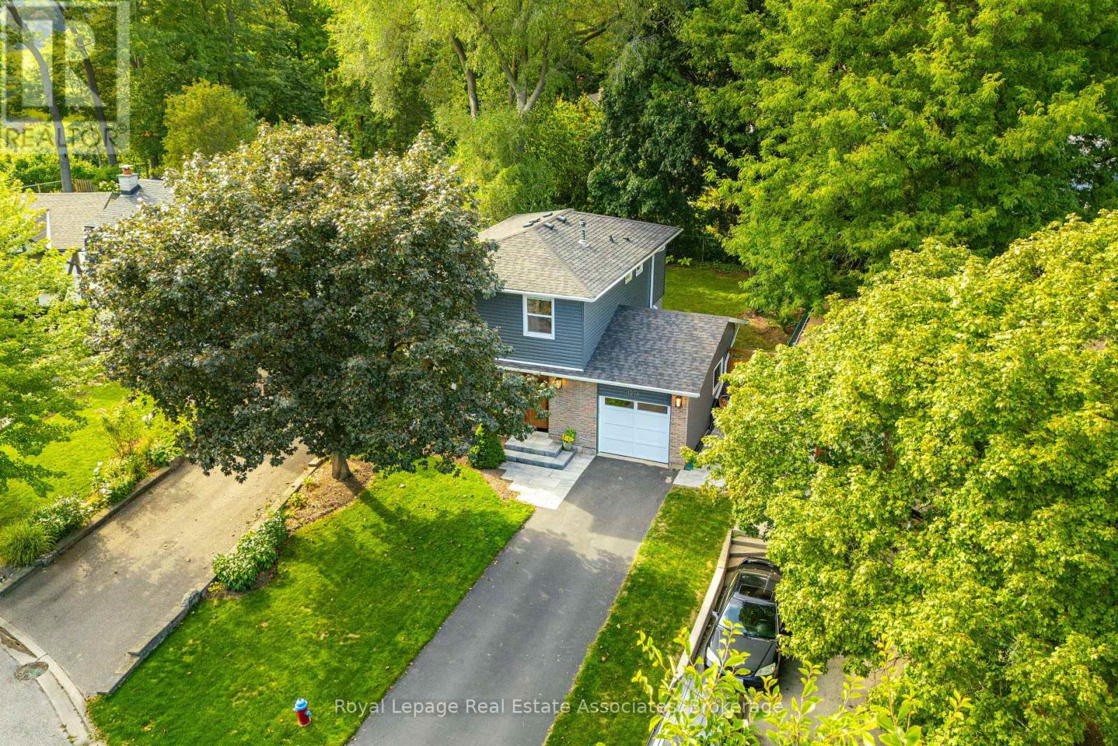 1274 Richards Crescent, Oakville, Ontario  L6H 1R6 - Photo 35 - W12400138