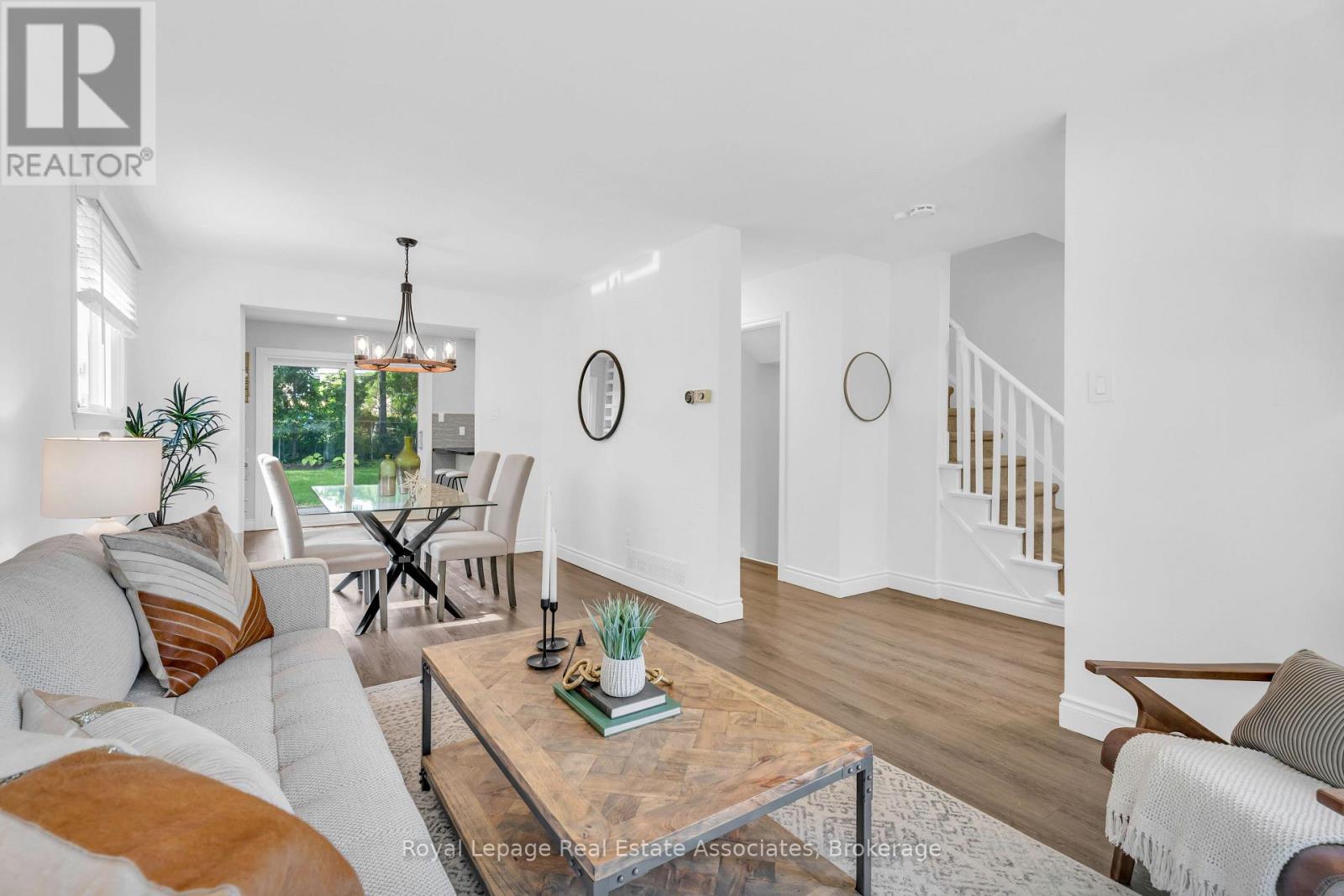 1274 Richards Crescent, Oakville, Ontario  L6H 1R6 - Photo 8 - W12400138