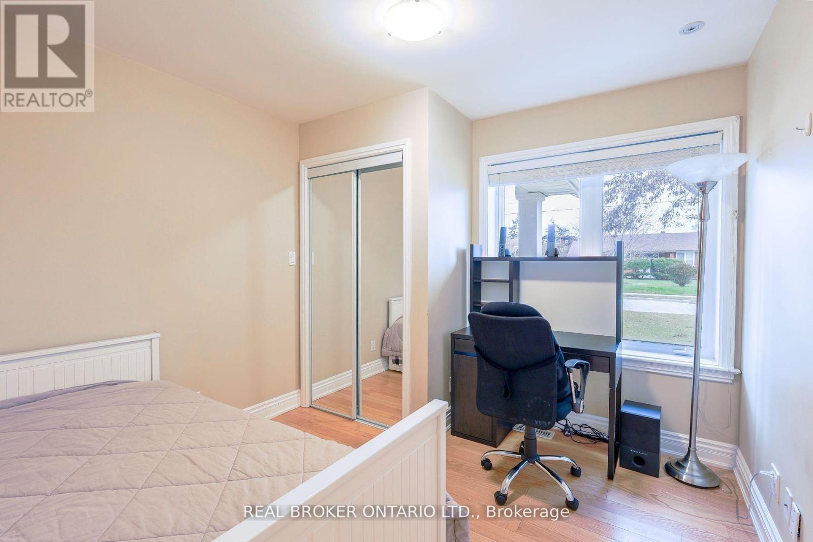 230 Mcgill Street, Mississauga, Ontario  L5A 1V4 - Photo 16 - W12400139