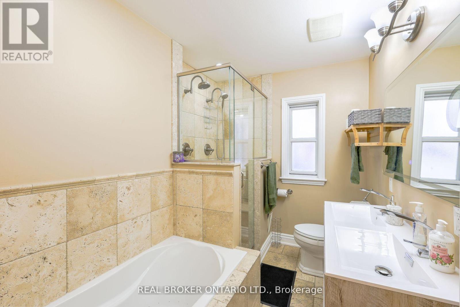 230 Mcgill Street, Mississauga, Ontario  L5A 1V4 - Photo 22 - W12400139