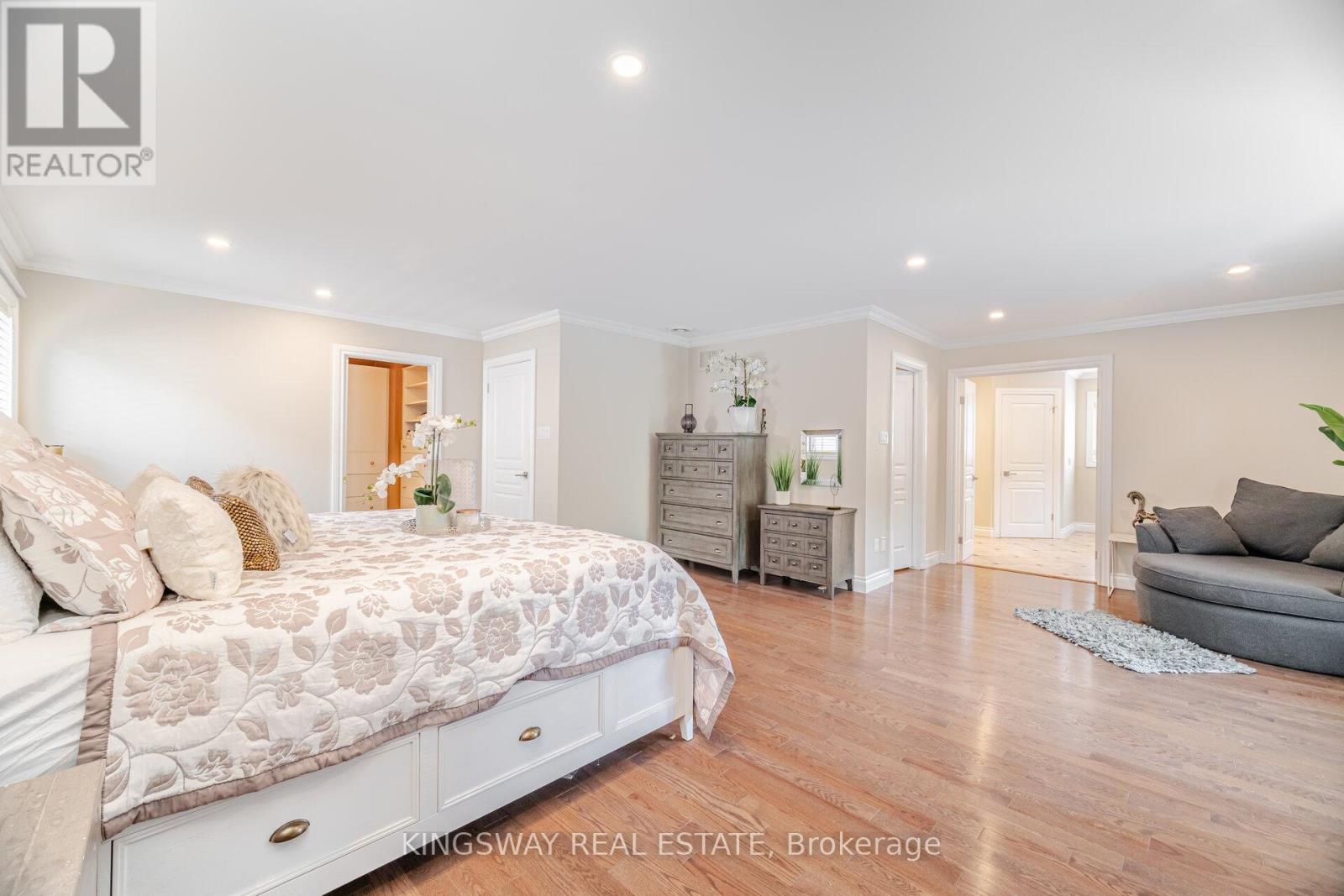 2246 Grand Ravine Drive, Oakville, Ontario  L6H 6B1 - Photo 28 - W12400164
