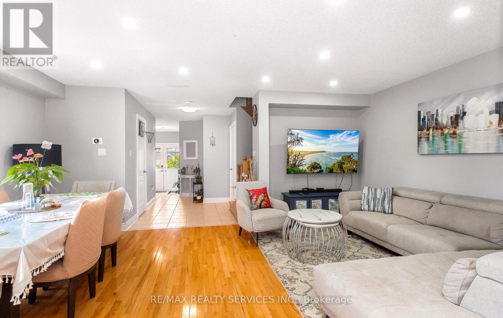 822 Othello Court, Mississauga, Ontario  L5W 1H2 - Photo 11 - W12400180