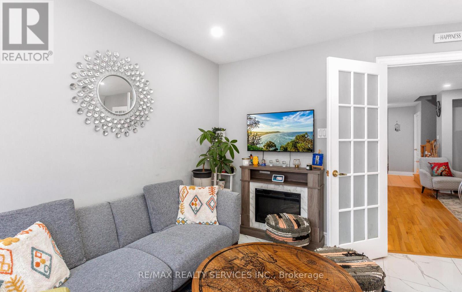 822 Othello Court, Mississauga, Ontario  L5W 1H2 - Photo 17 - W12400180