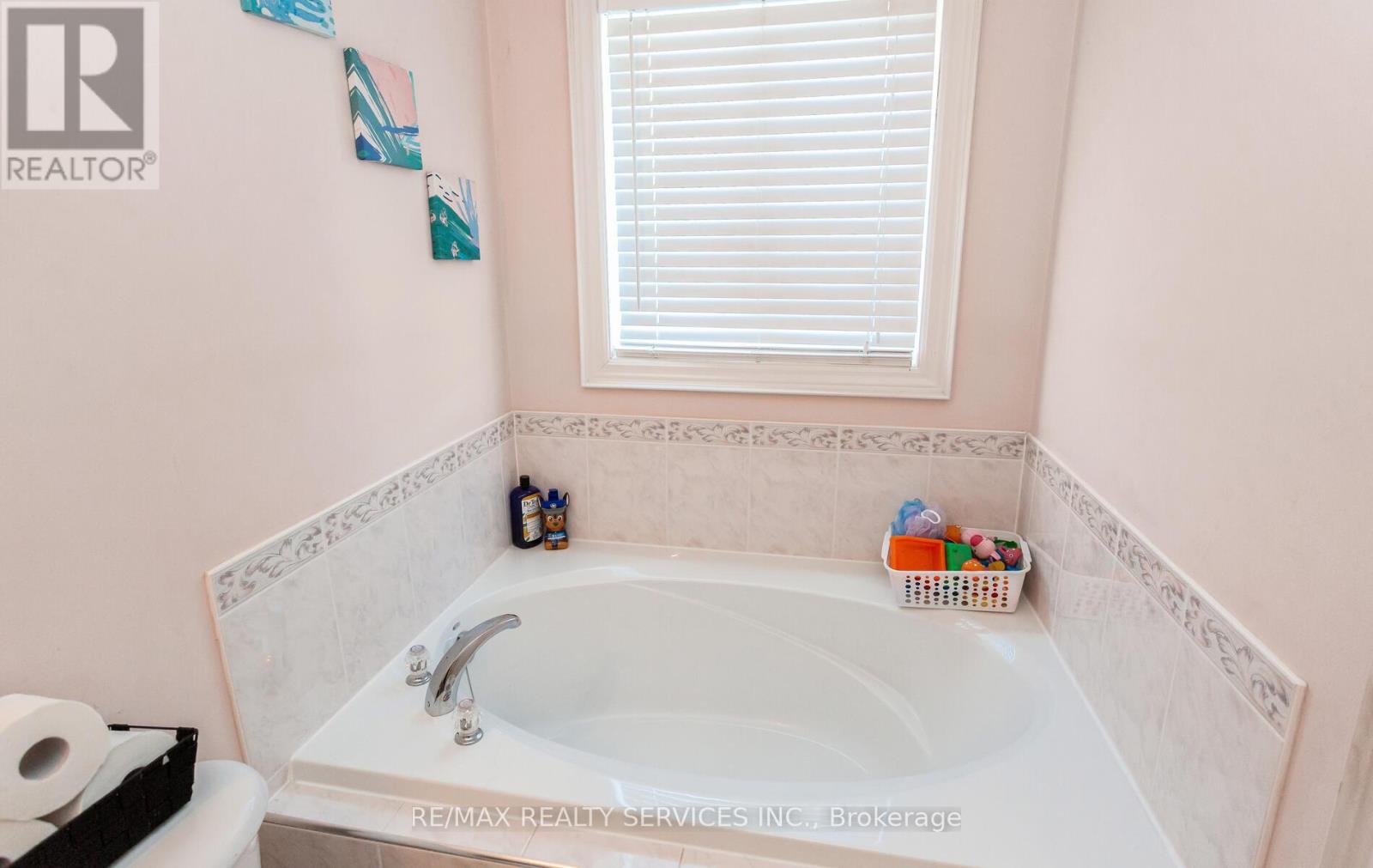 822 Othello Court, Mississauga, Ontario  L5W 1H2 - Photo 25 - W12400180