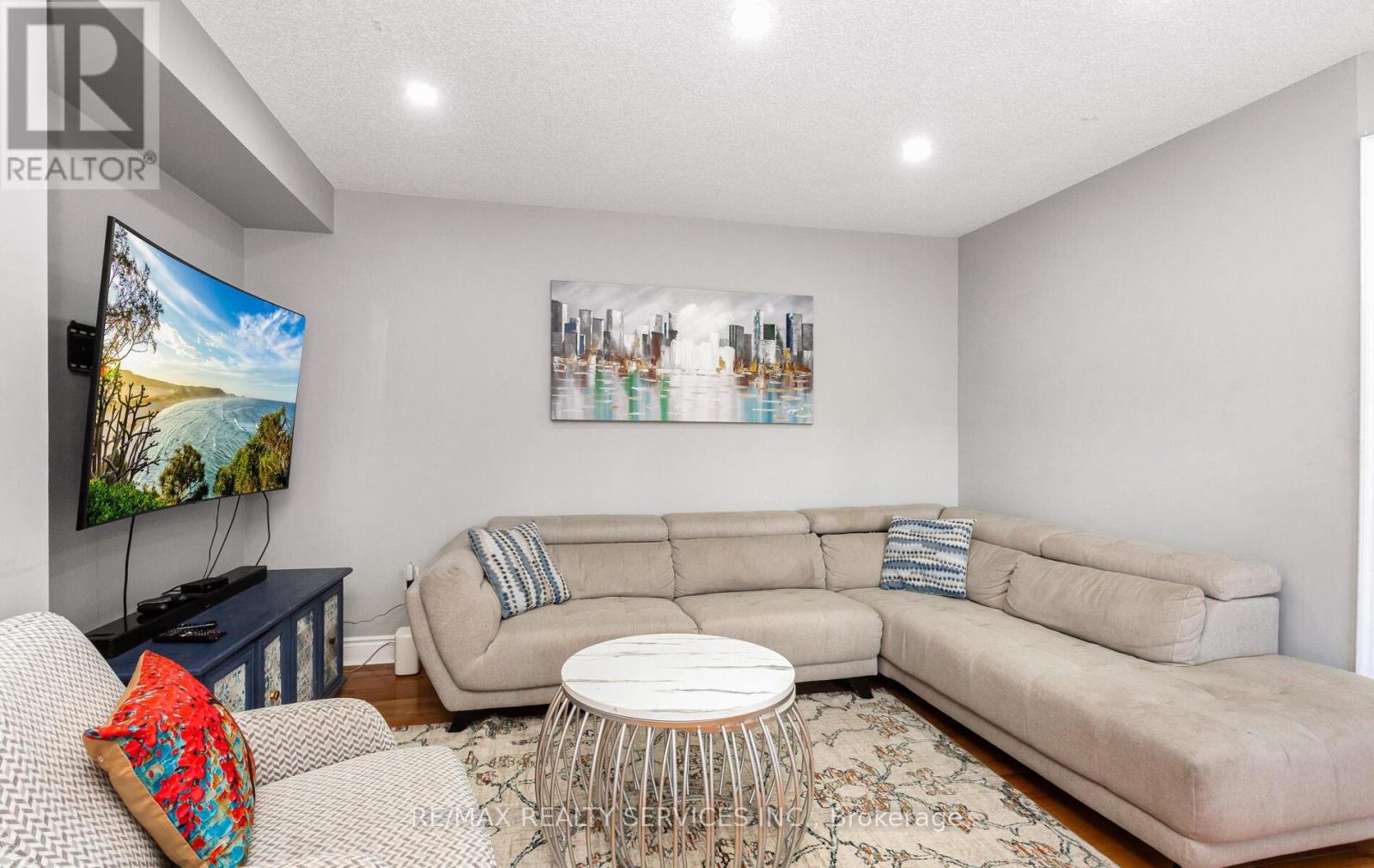 822 Othello Court, Mississauga, Ontario  L5W 1H2 - Photo 8 - W12400180