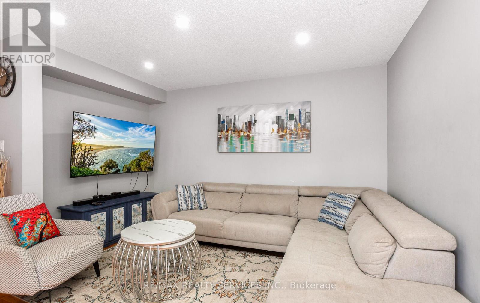 822 Othello Court, Mississauga, Ontario  L5W 1H2 - Photo 9 - W12400180