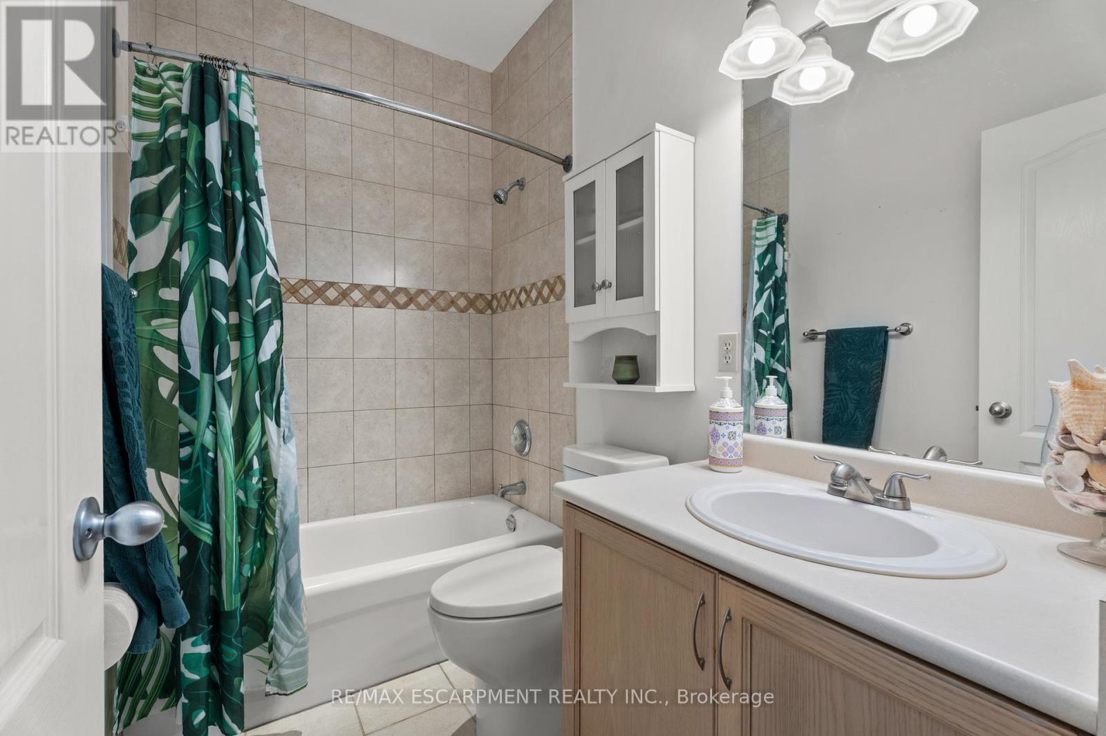 301 Mud Street E, Hamilton, Ontario  L8J 2X7 - Photo 17 - X12400190