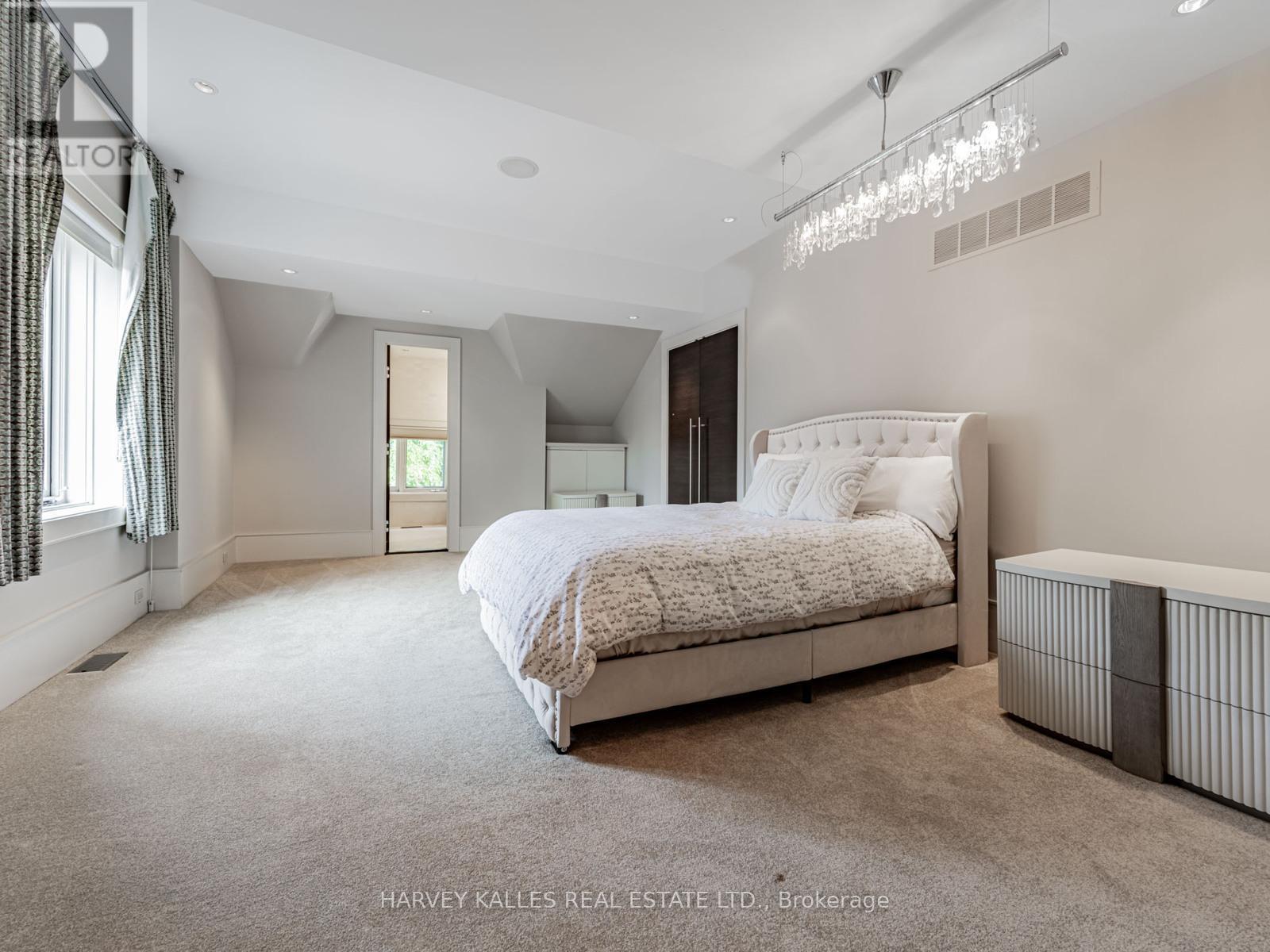 80 Hazelton Avenue, Toronto, Ontario  M5R 2E2 - Photo 33 - C12400232