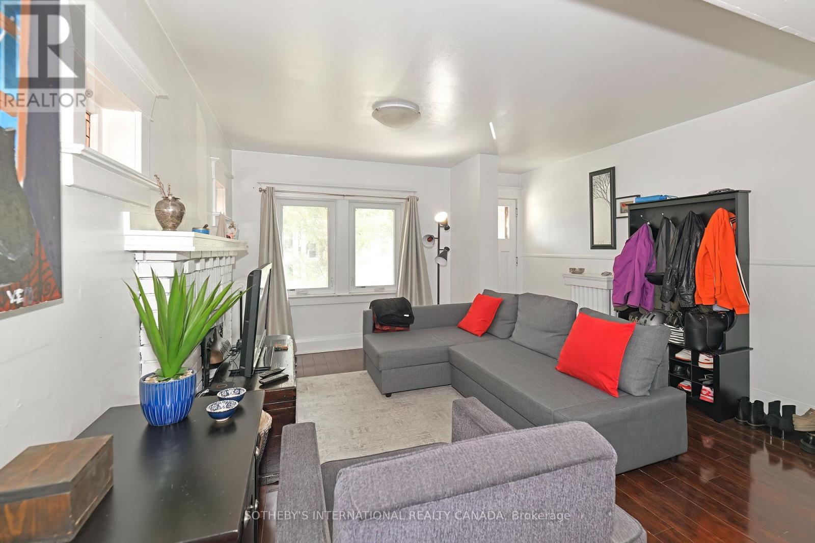 60 Mortimer Avenue, Toronto (Broadview North), Ontario  M4K 2A1 - Photo 3 - E12400354