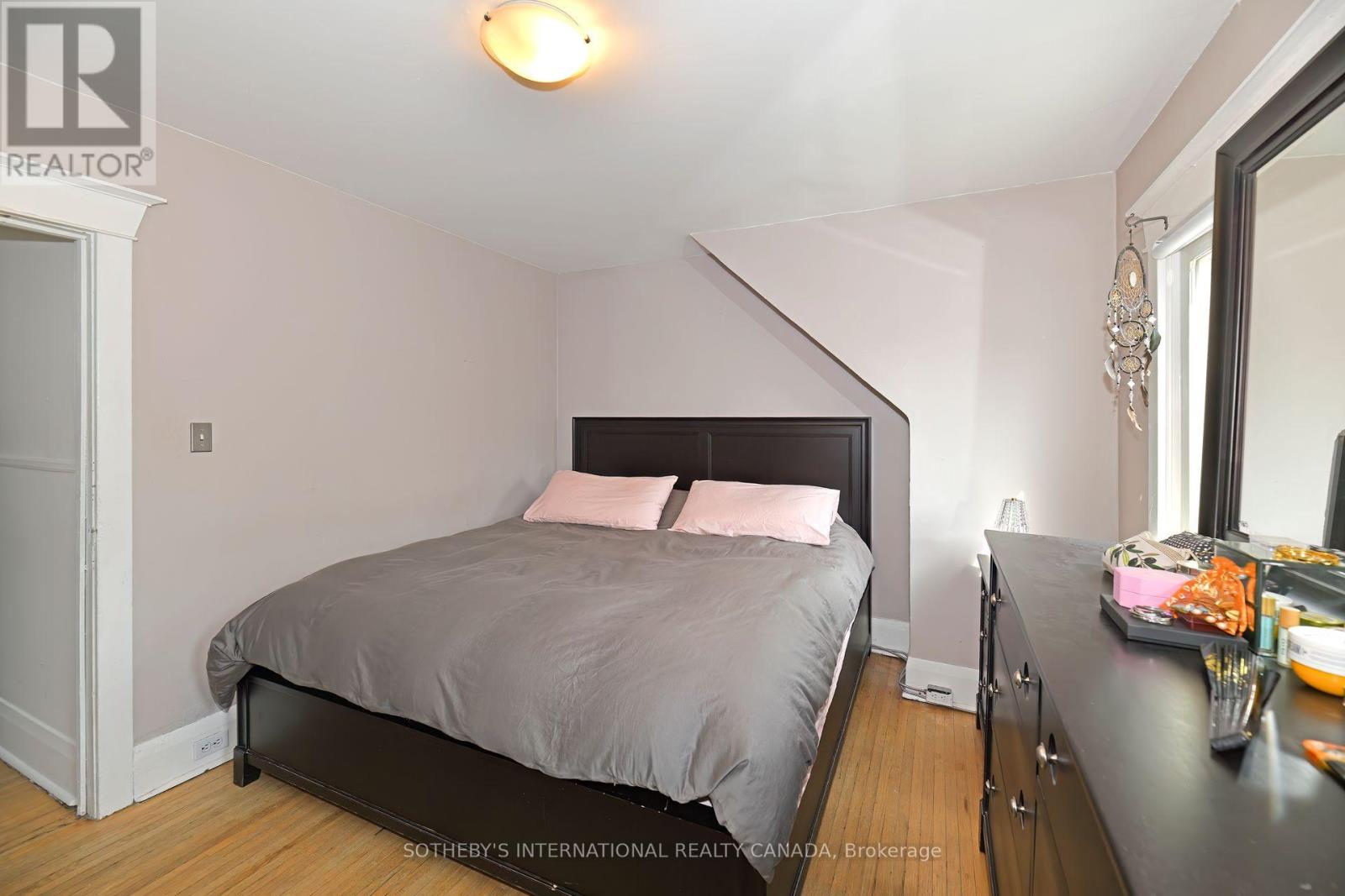 60 Mortimer Avenue, Toronto (Broadview North), Ontario  M4K 2A1 - Photo 7 - E12400354