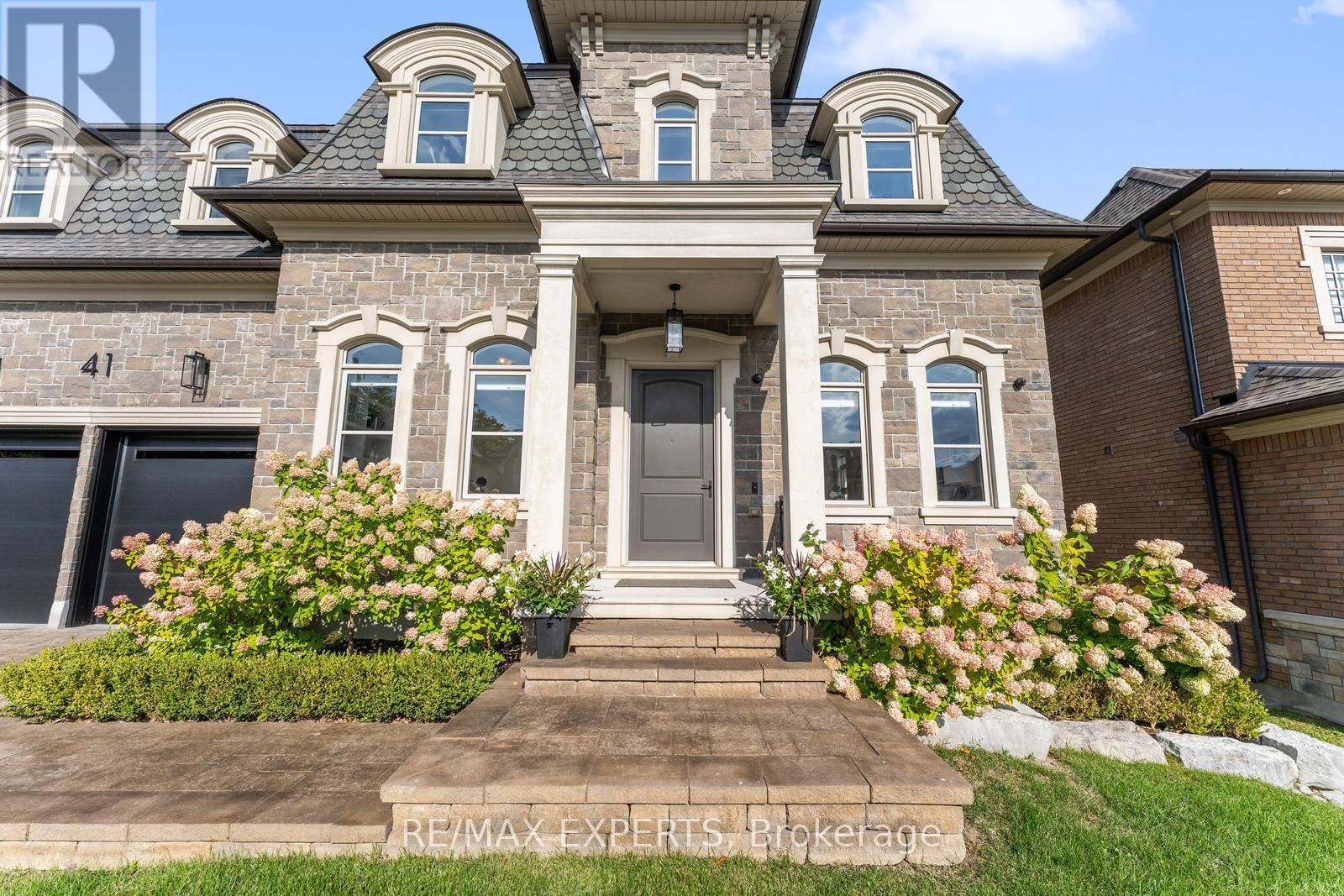 41 Annsleywood Court, Vaughan, Ontario  L4H 4G6 - Photo 3 - N12400297