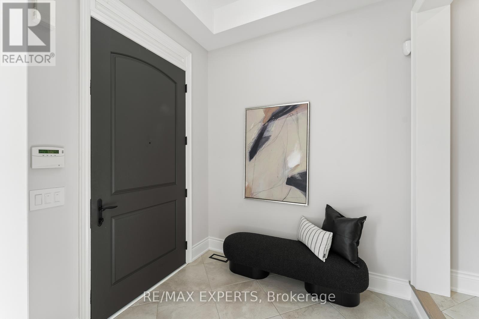 41 Annsleywood Court, Vaughan, Ontario  L4H 4G6 - Photo 4 - N12400297