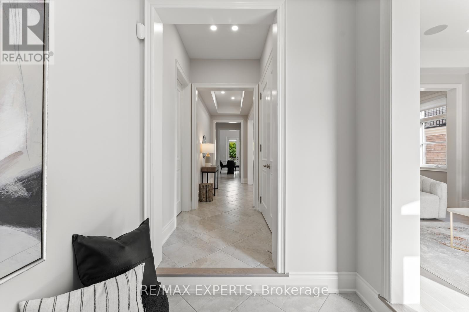 41 Annsleywood Court, Vaughan, Ontario  L4H 4G6 - Photo 5 - N12400297
