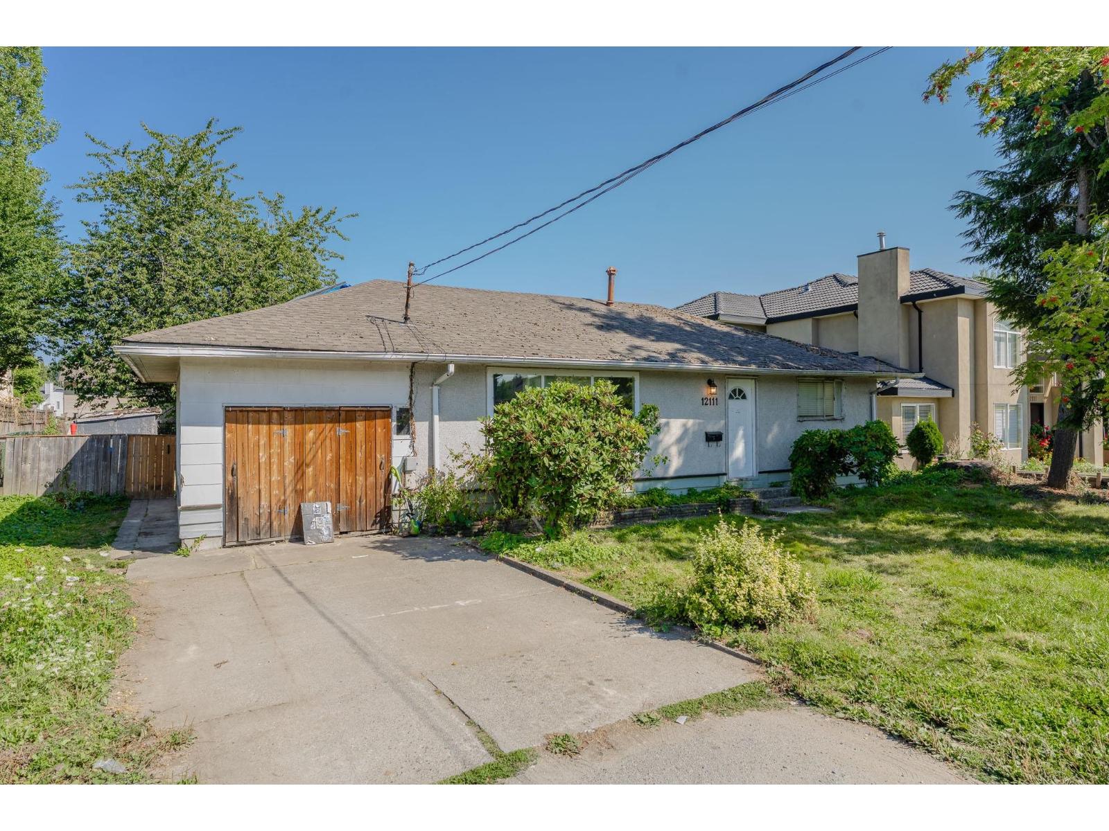 Property at 12111 84 AVENUE image 2