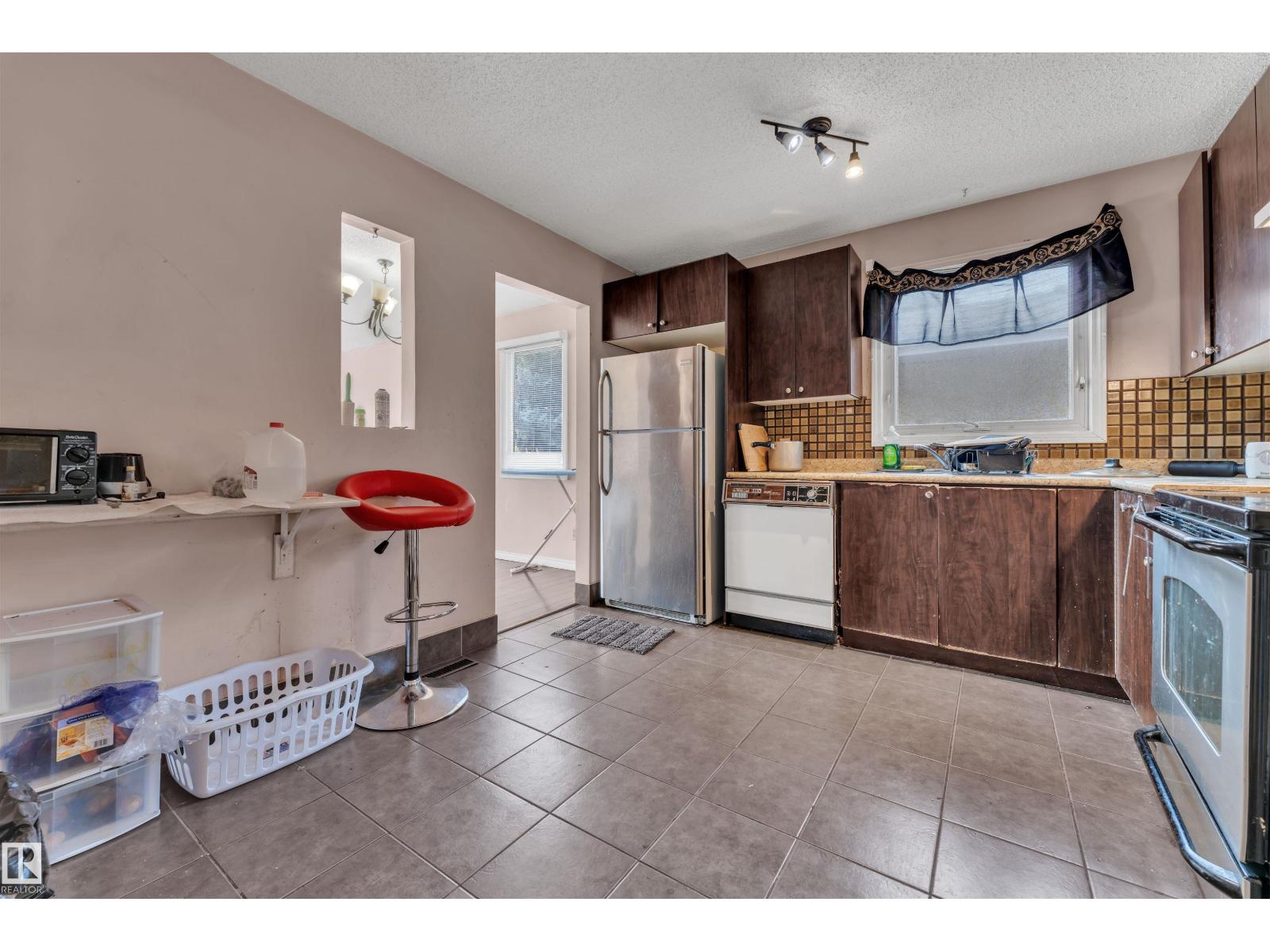 3520 19 Av Nw, Edmonton, Alberta  T6L 2Z9 - Photo 14 - E4457502