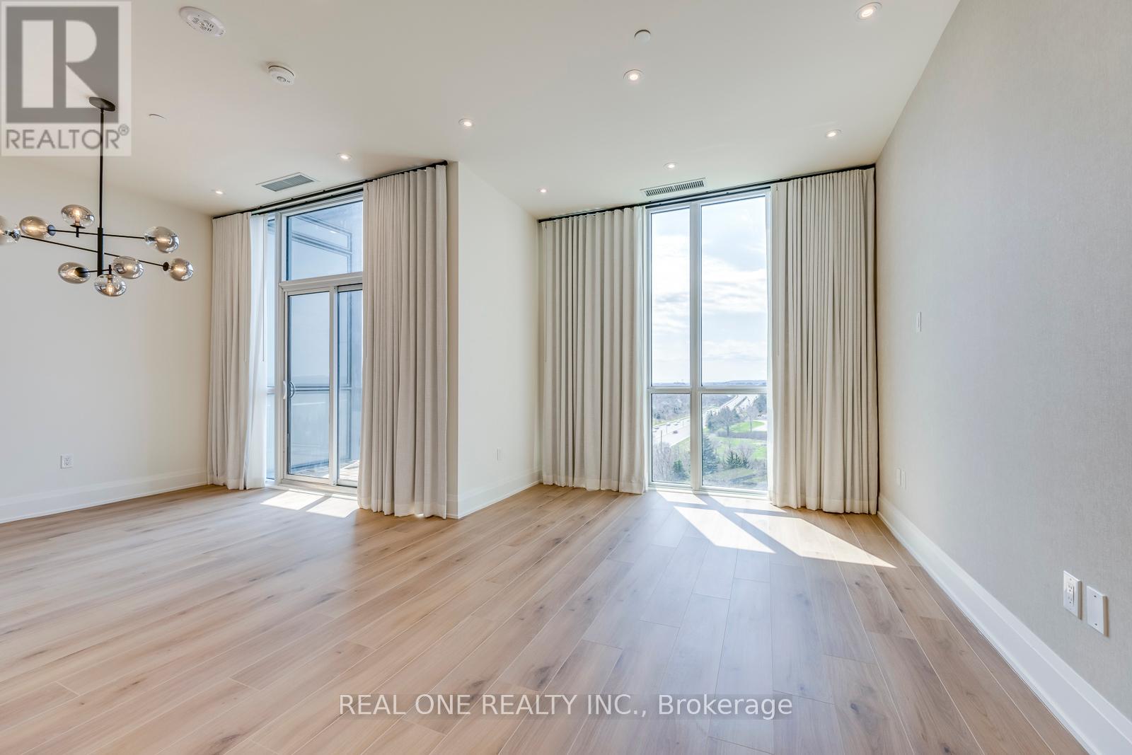 815 - 509 Dundas Street W, Oakville, Ontario  L6M 4M2 - Photo 10 - W12400213