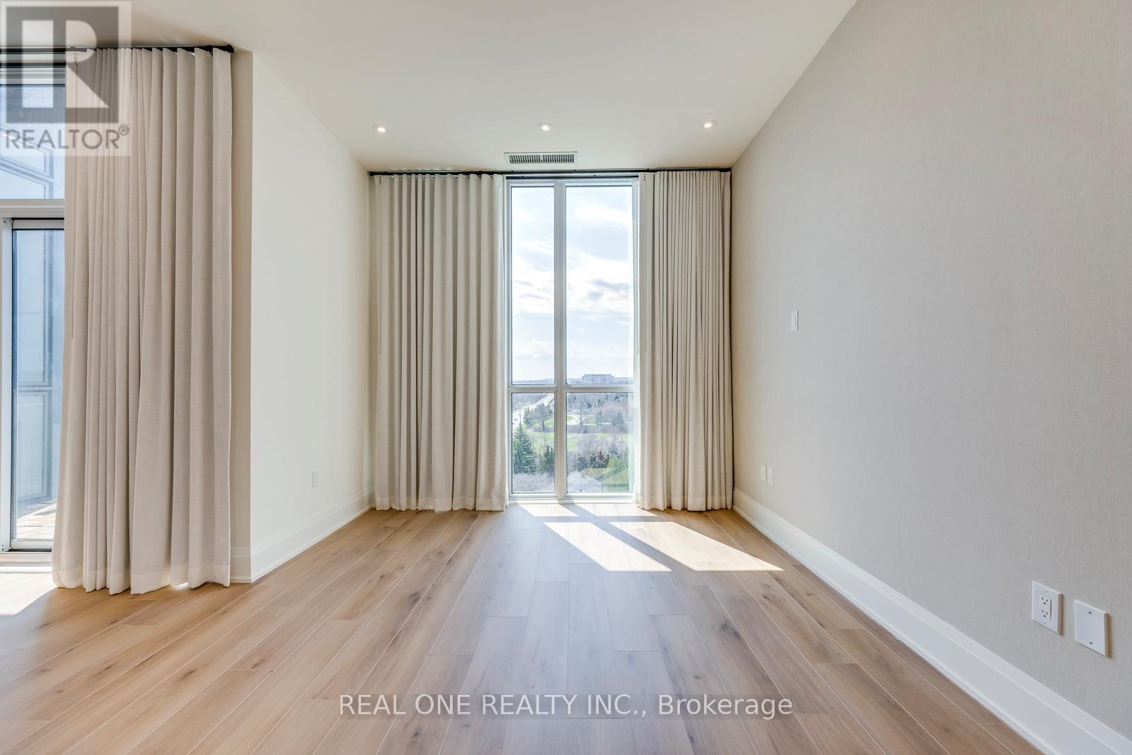 815 - 509 Dundas Street W, Oakville, Ontario  L6M 4M2 - Photo 11 - W12400213