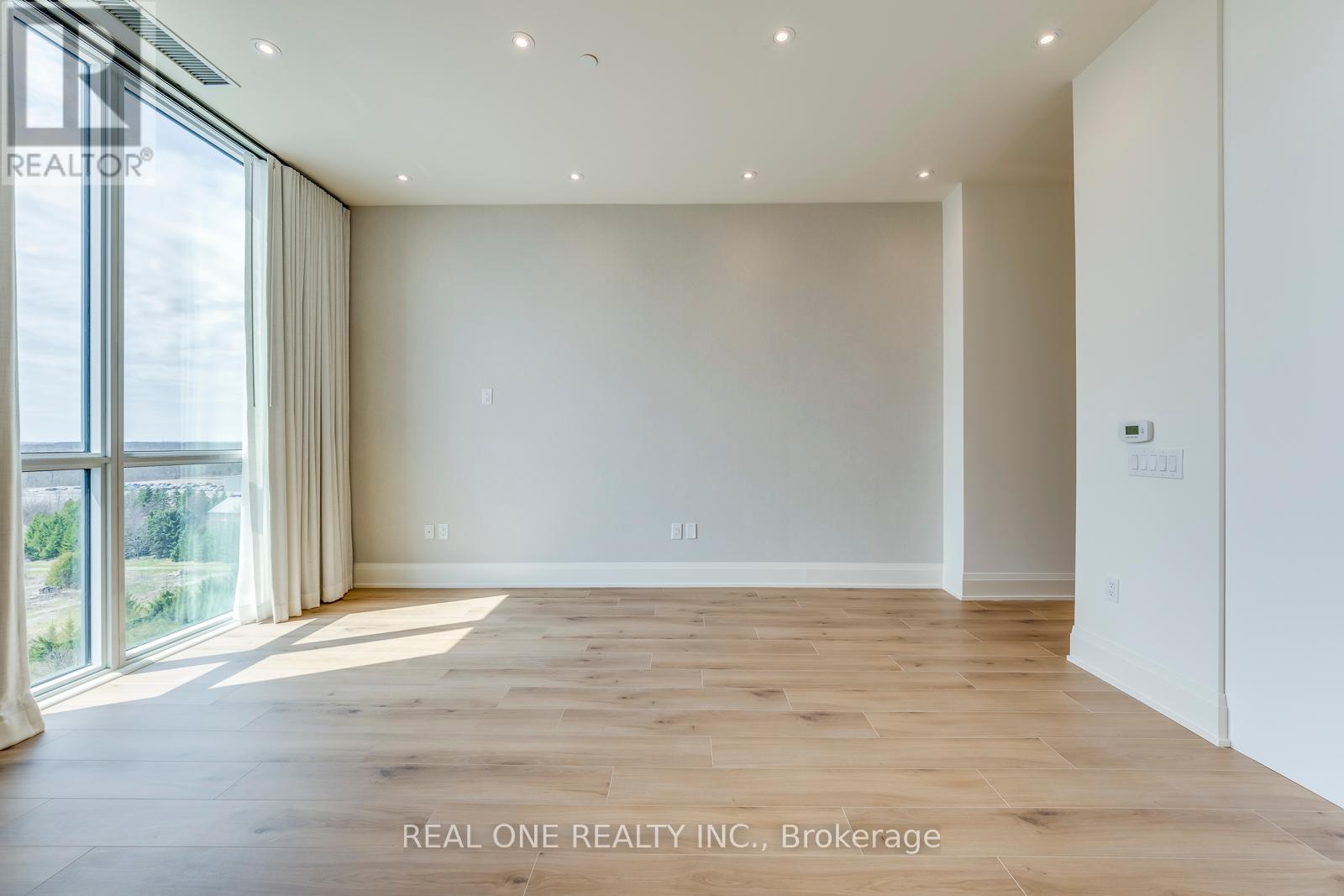815 - 509 Dundas Street W, Oakville, Ontario  L6M 4M2 - Photo 12 - W12400213