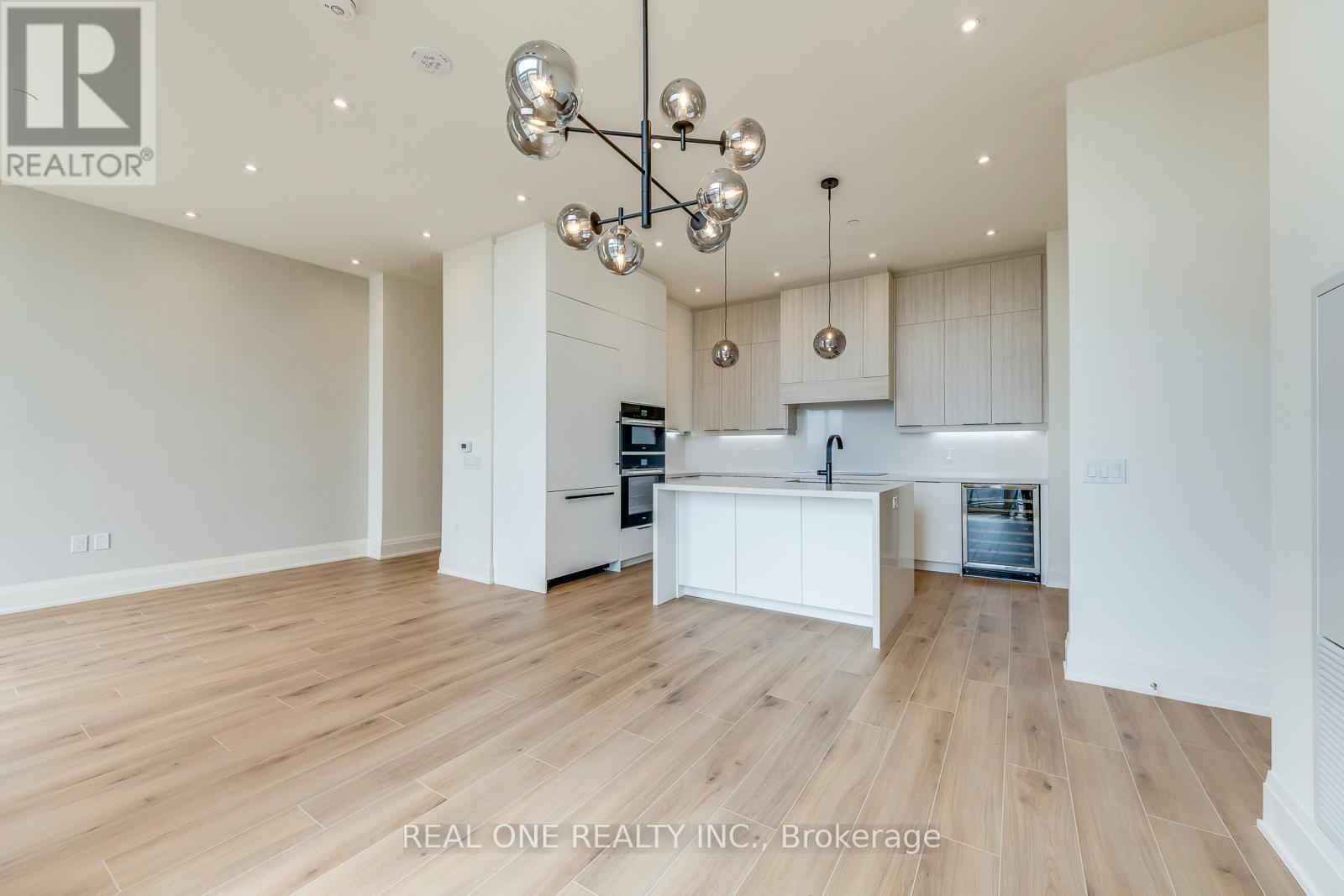 815 - 509 Dundas Street W, Oakville, Ontario  L6M 4M2 - Photo 15 - W12400213
