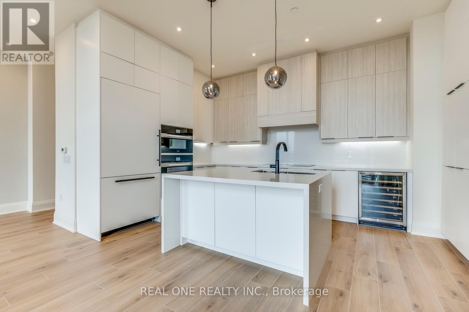 815 - 509 Dundas Street W, Oakville, Ontario  L6M 4M2 - Photo 16 - W12400213