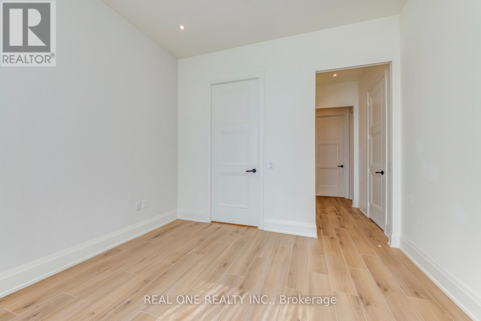 815 - 509 Dundas Street W, Oakville, Ontario  L6M 4M2 - Photo 29 - W12400213