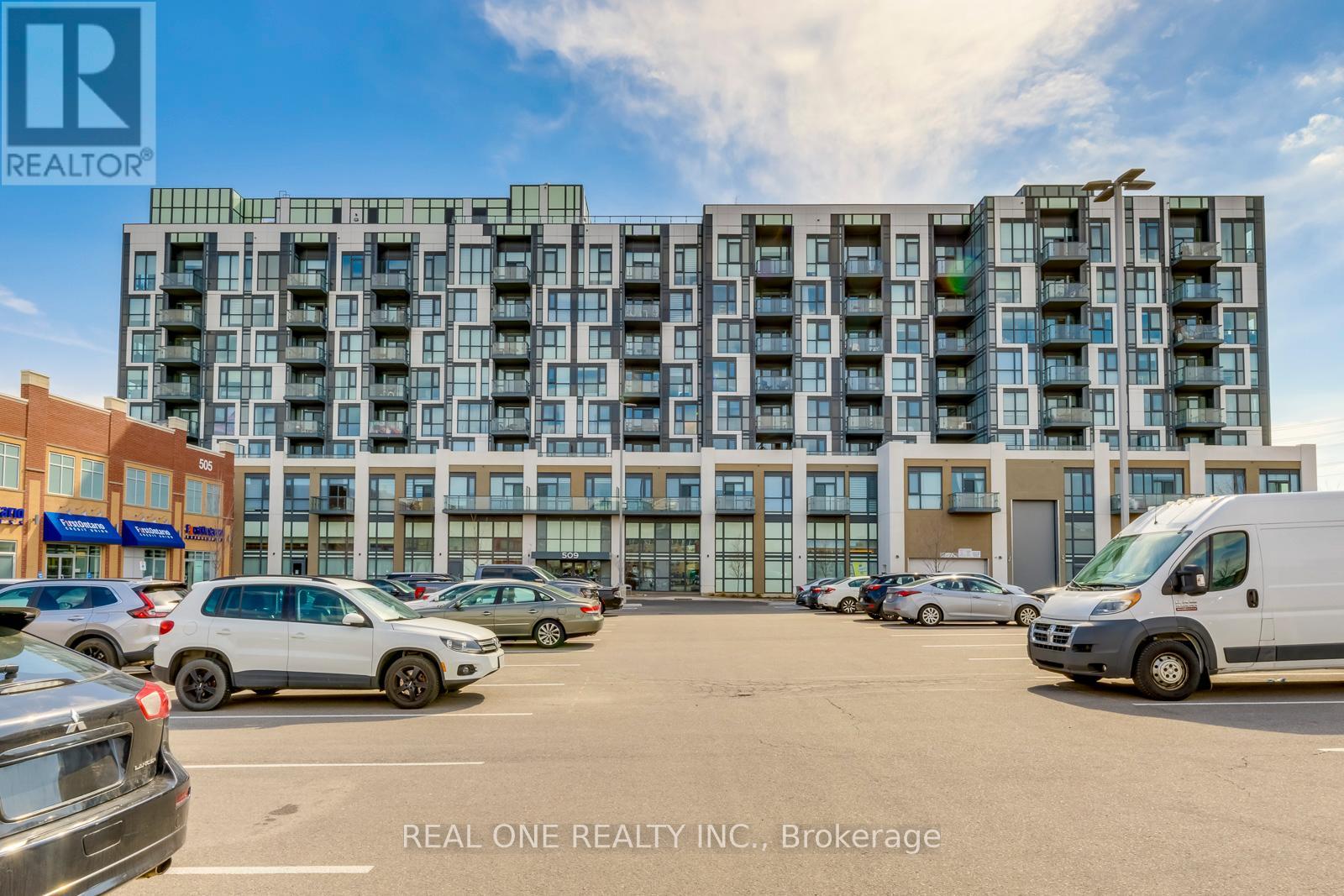 815 - 509 Dundas Street W, Oakville, Ontario  L6M 4M2 - Photo 3 - W12400213