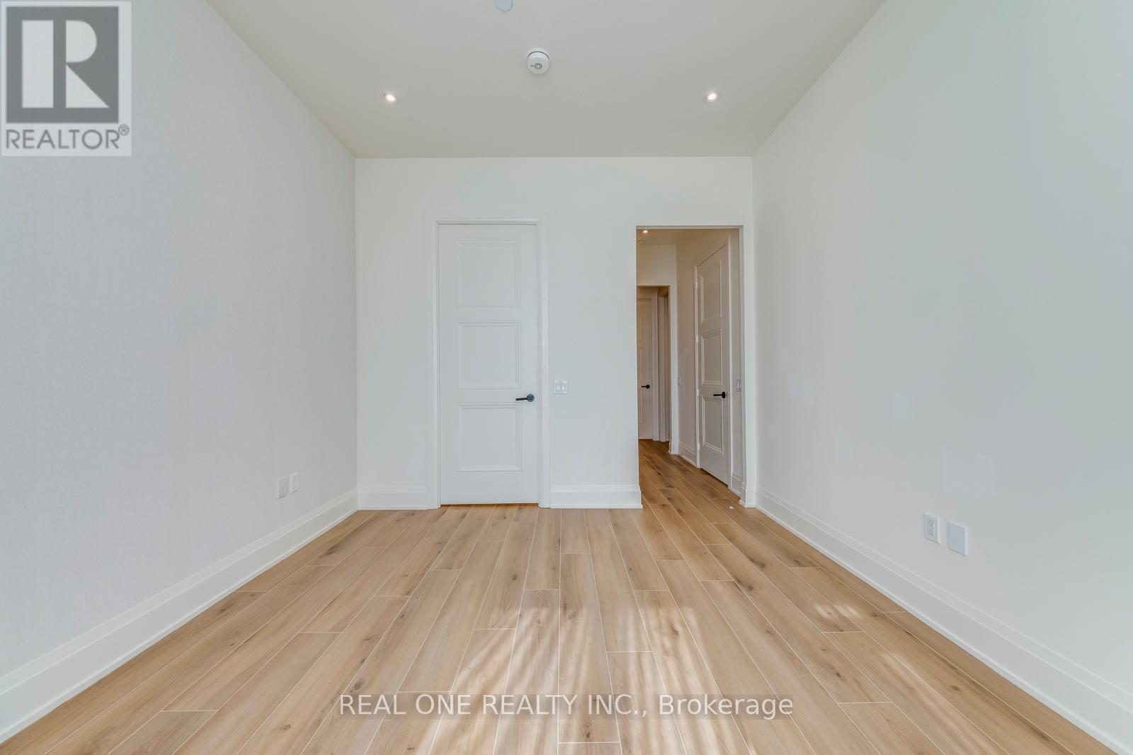 815 - 509 Dundas Street W, Oakville, Ontario  L6M 4M2 - Photo 30 - W12400213